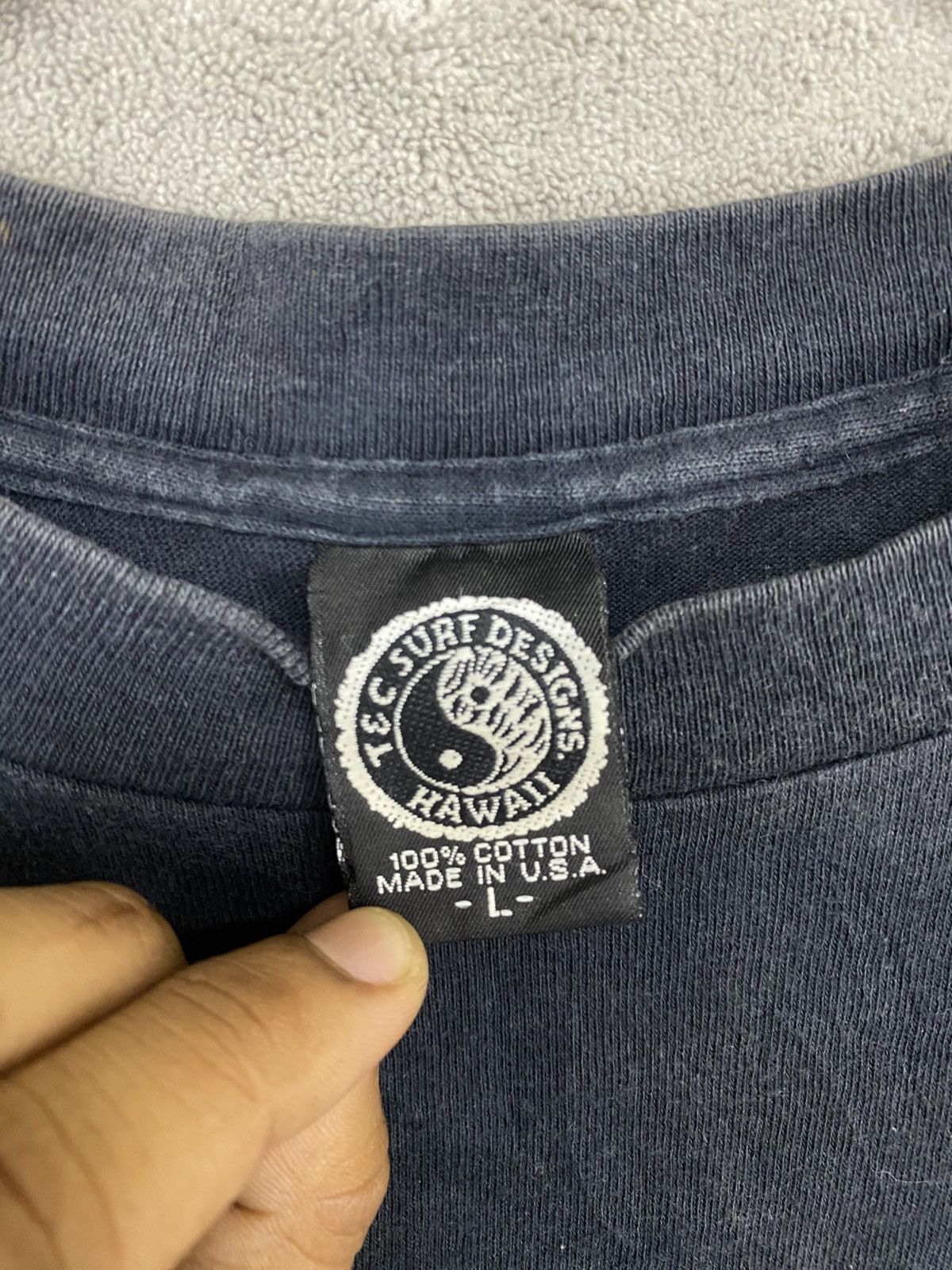 Vintage RaRe🔥 TRASHED FADED T&C SURF HAWAII’S CLASSIC DESIGN IN USA Size US L / EU 52-54 / 3 - 9 Thumbnail