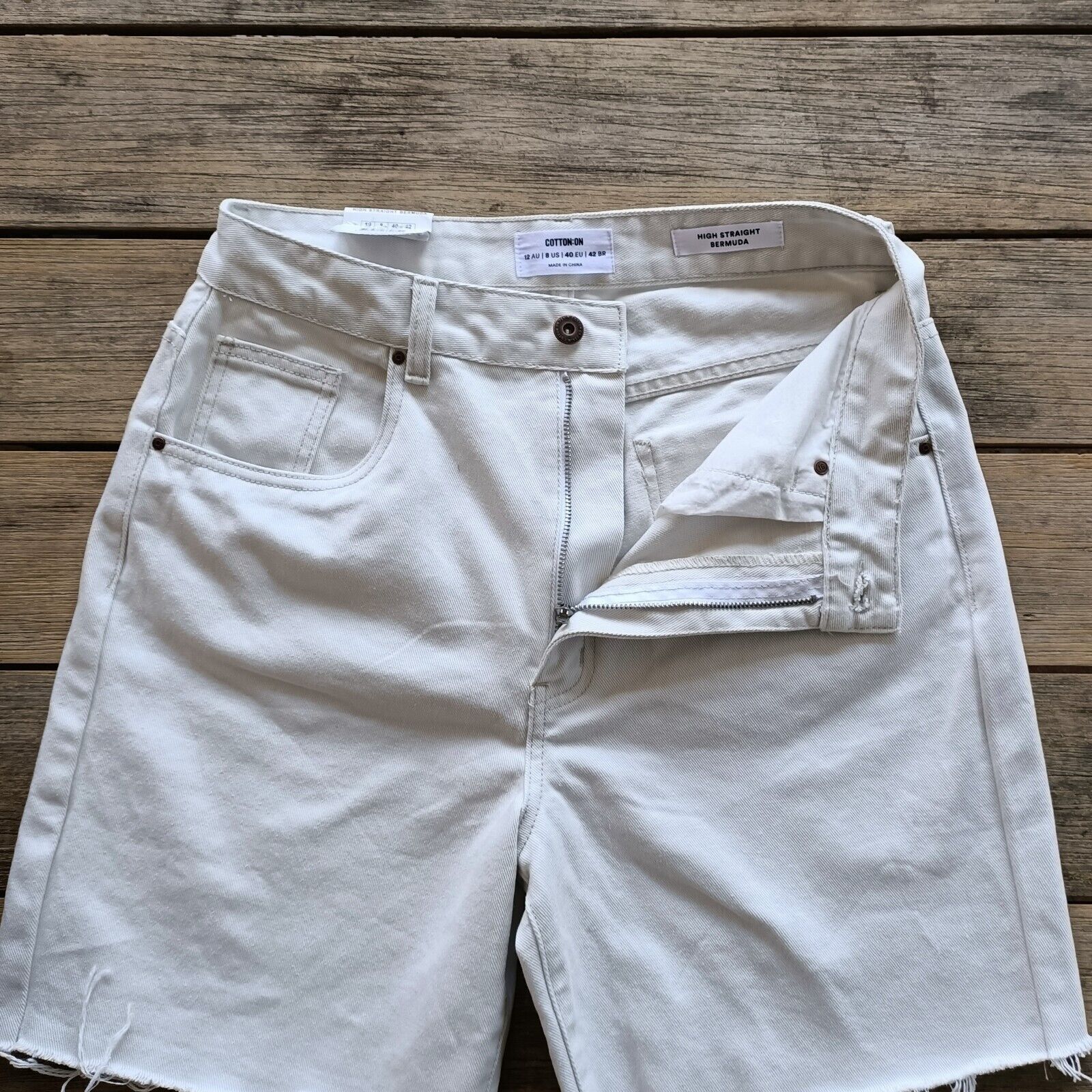Cotton On Cotton On Shorts Denim High Waisted Bermuda Distressed Size 30" / US 8 / IT 44 - 3 Thumbnail