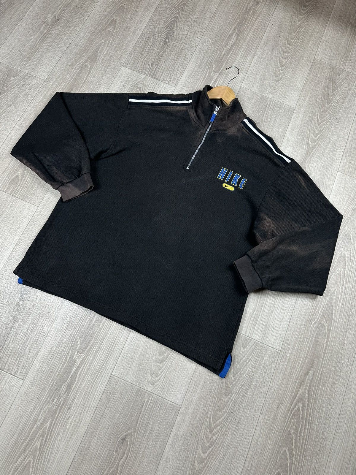 Nike × Vintage Vintage Nike 1/4 Zip Sweatshirt Washed Size L Size US L / EU 52-54 / 3 - 3 Thumbnail