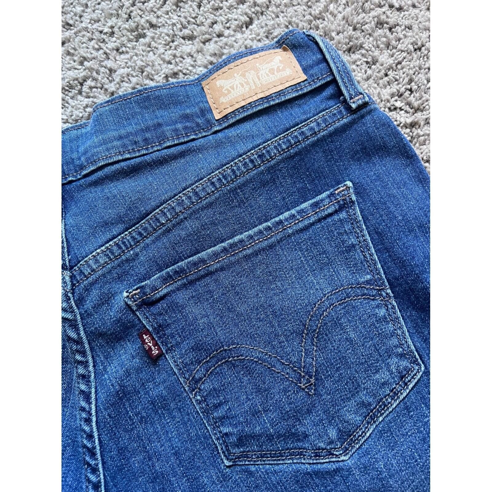 Levi's Levis Womens Medium Wash Denim Shorts Size 4 Mid Rise Size 27" / US 4 / IT 40 - 4 Thumbnail