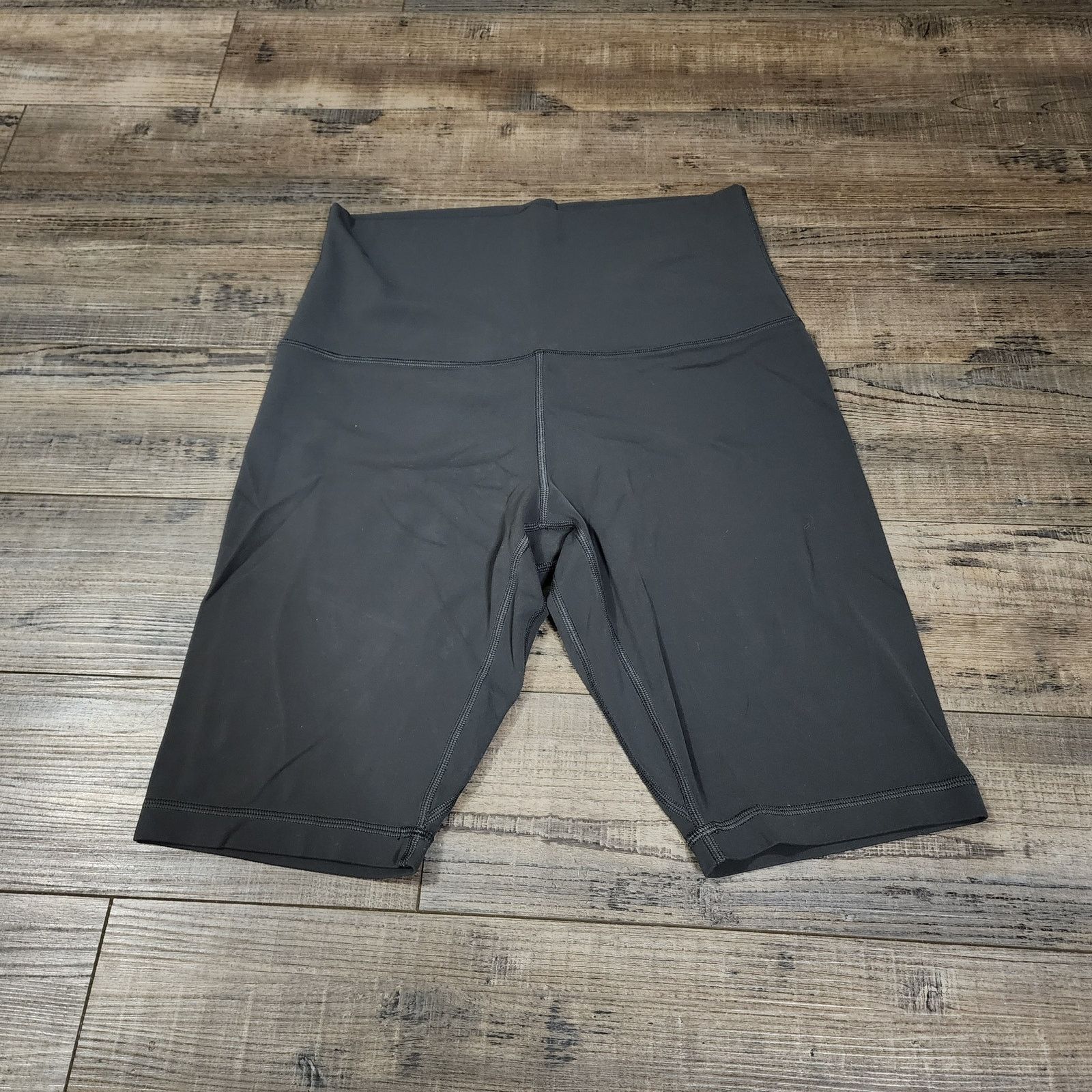 Lululemon Lululemon Athletica shorts Gray no tags 26in Waist 2252 Size 26" / US 2 / IT 38 - 1 Thumbnail