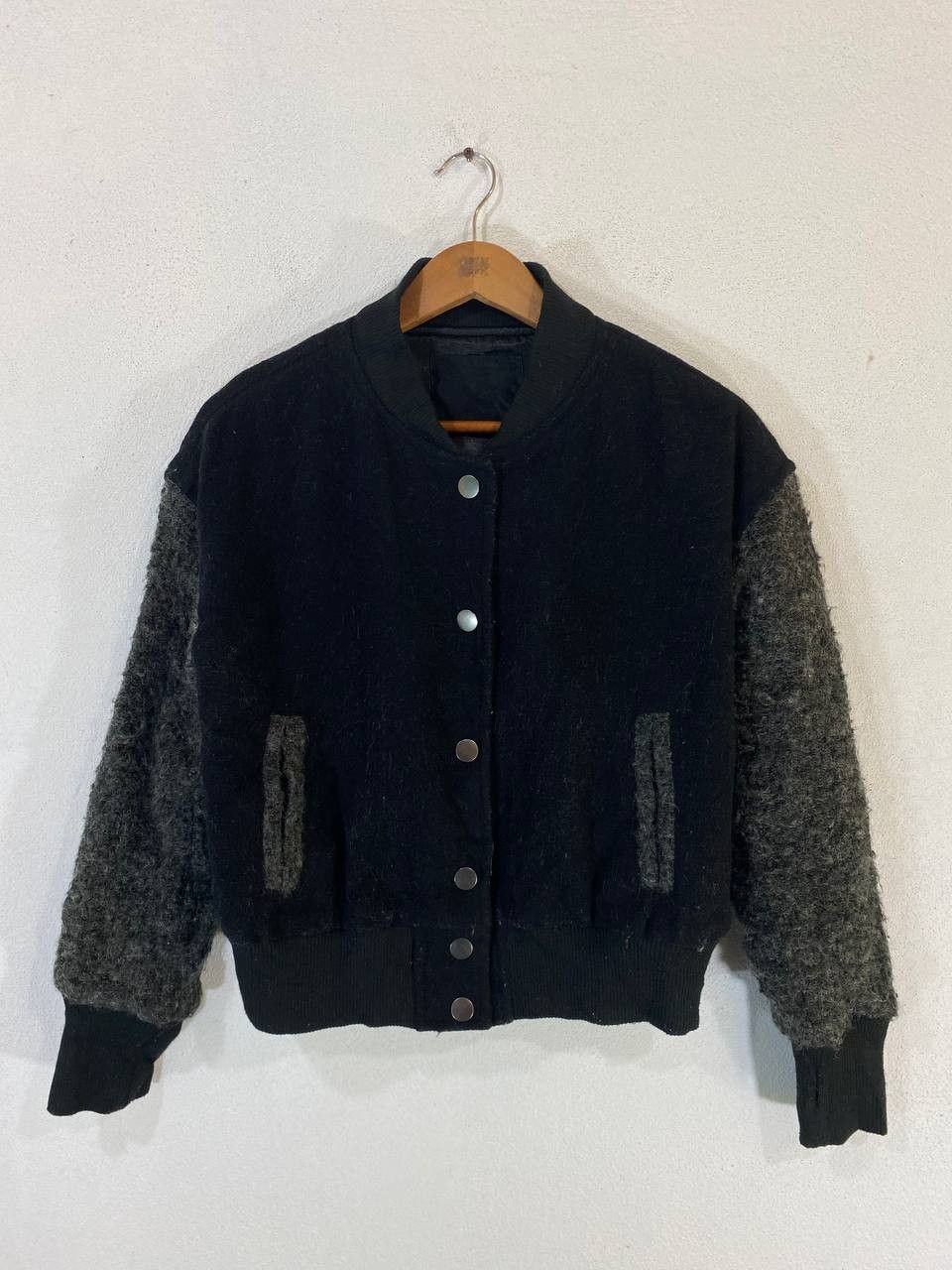 image of Cashmere Wool x Varsity Jacket s Fully Wool Varsity Jaccket Nice Design in Black Blue (Size Medium)