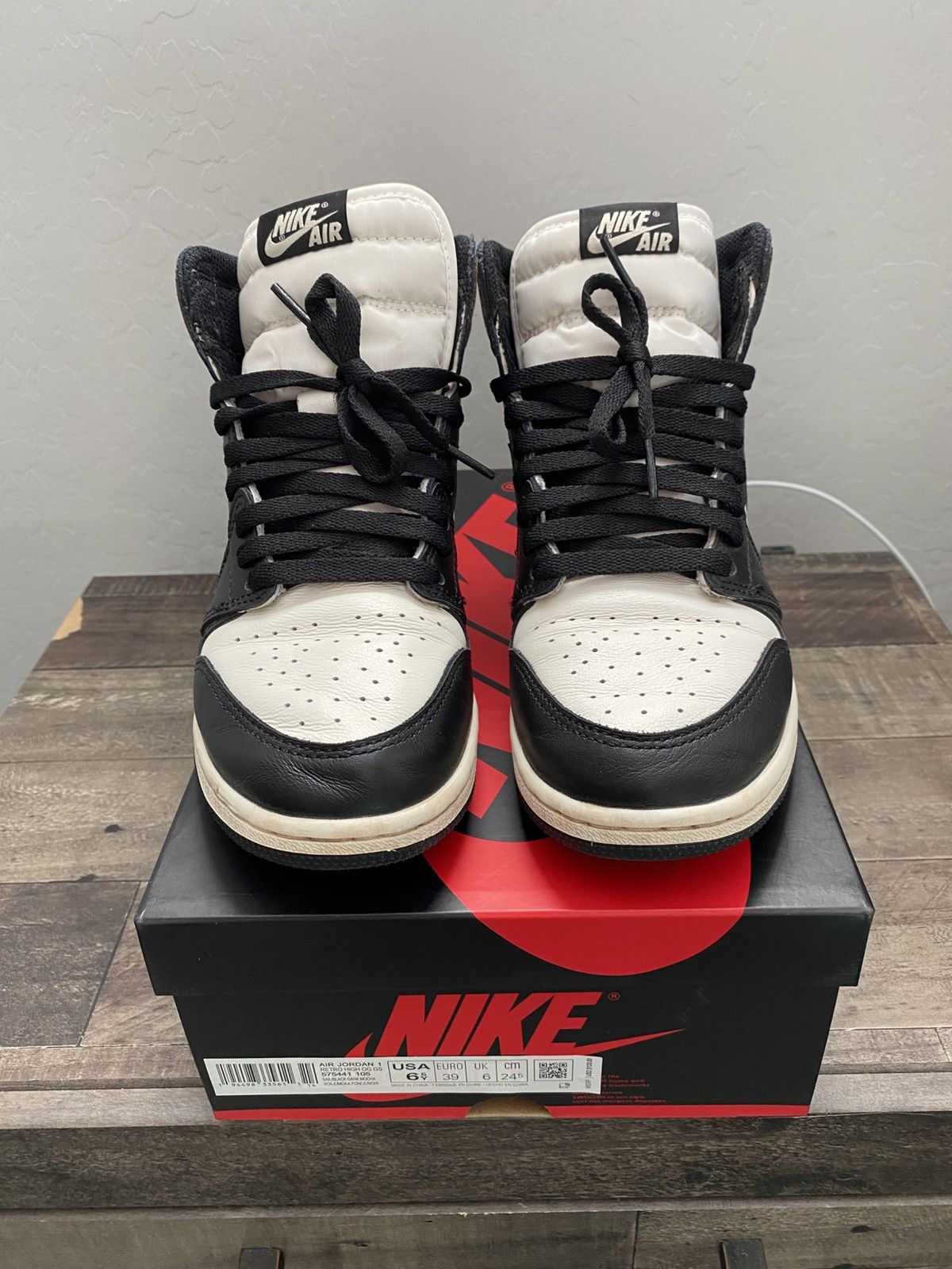 Jordan Brand Jordan 1 High Mocha Size US 6.5 / EU 39-40 - 3 Thumbnail