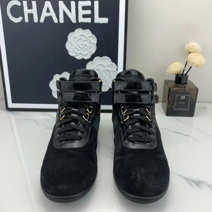 Louis Vuitton Louis Vuitton Black Logo High-Top Sneakers -2508 Size US 6.5 / EU 39-40 - 1 Thumbnail