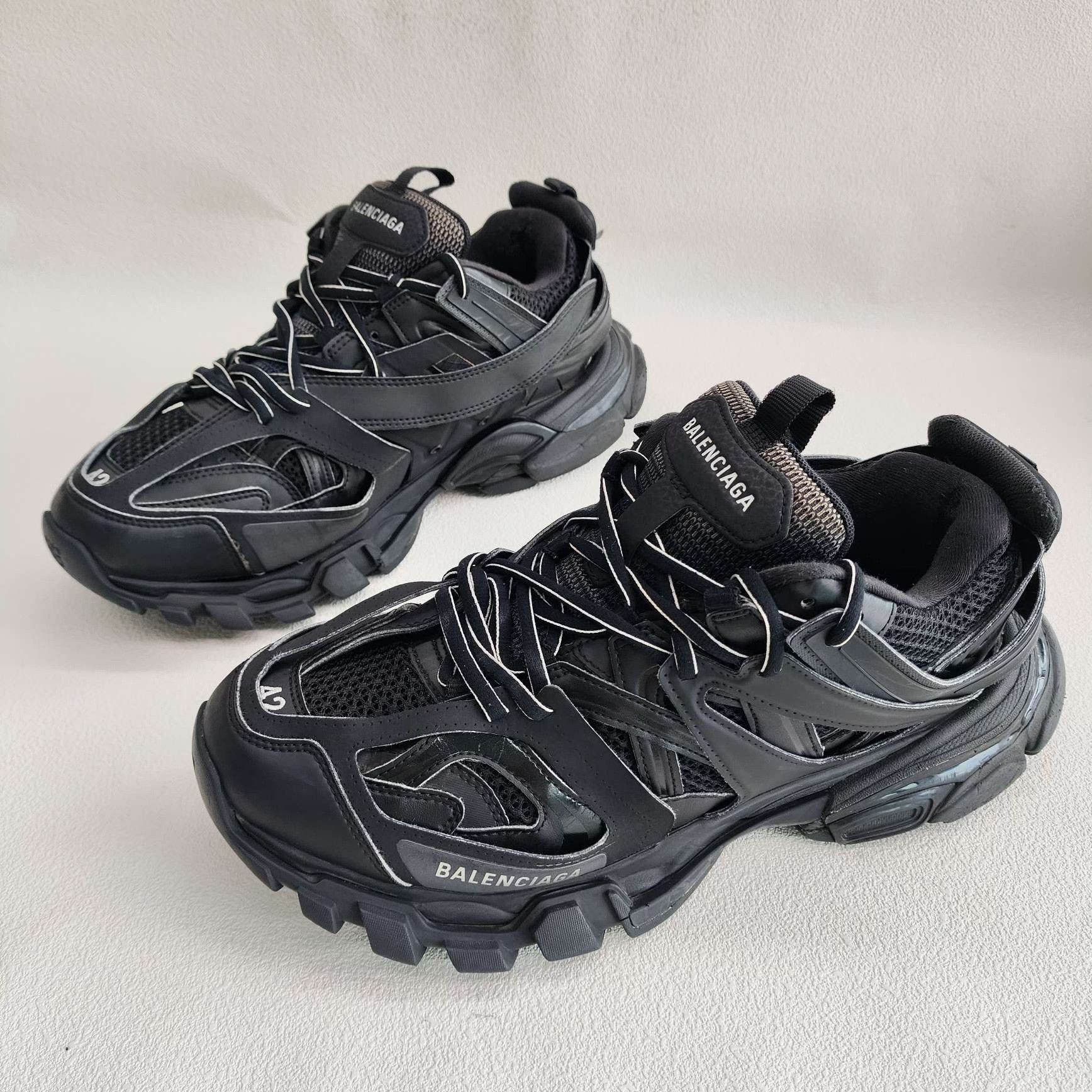 Balenciaga Balenciaga Distressed Black Lowtop Sneakers 9 Men Size US 9 / EU 42 - 1 Thumbnail