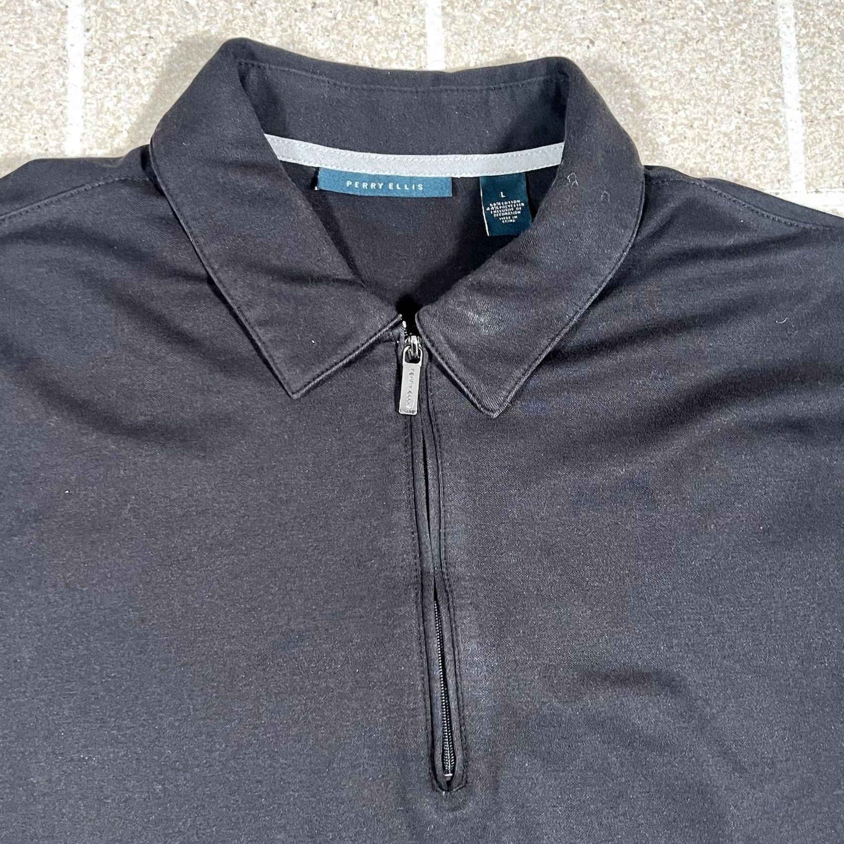 Perry Ellis Perry Ellis Polo Shirt 1/4 Zip Black L Mens Polyester EUC Size US L / EU 52-54 / 3 - 2 Thumbnail