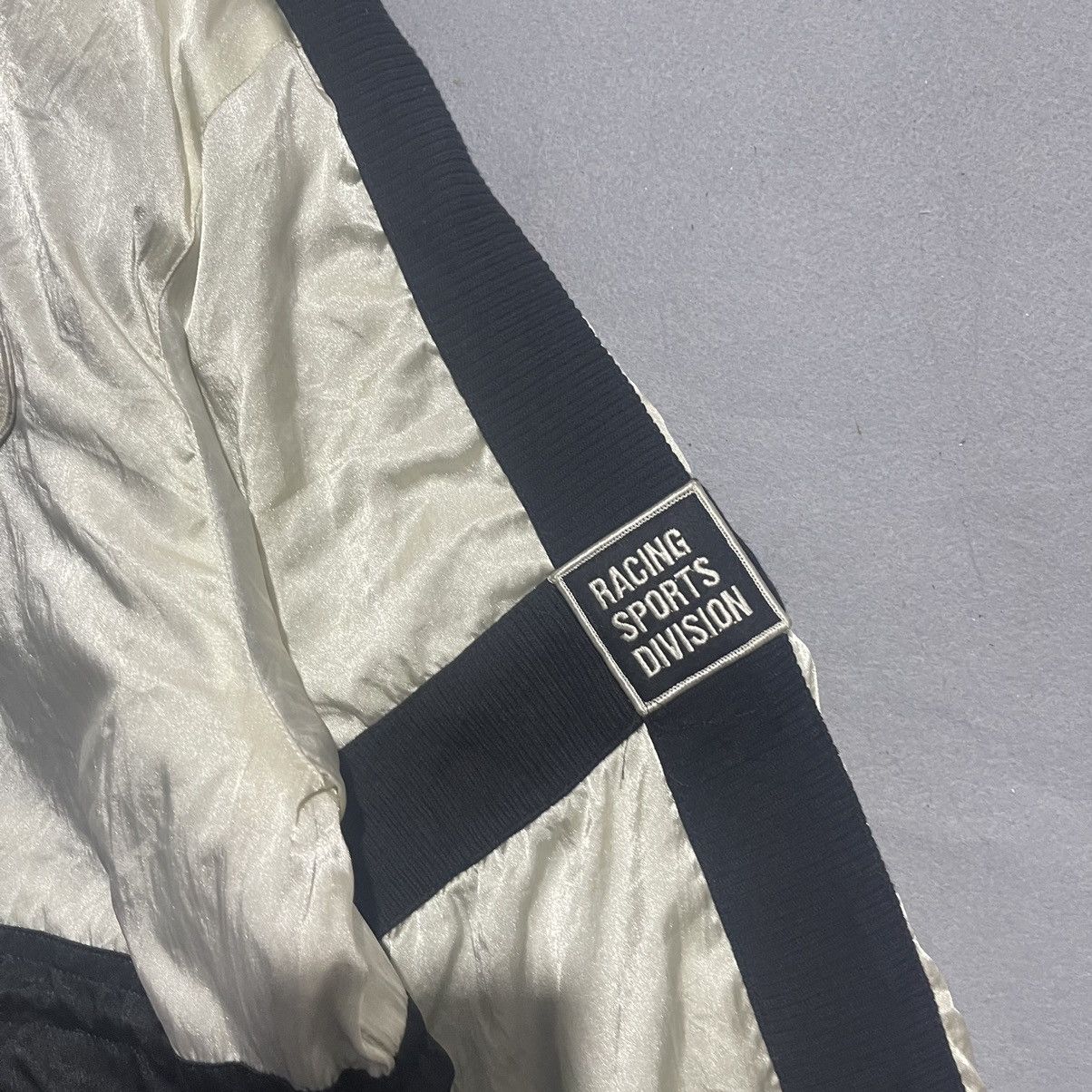 Japanese Brand Vintage Y2K PIAA Racing Motorsport Hooded Jacket Black White Size US S / EU 44-46 / 1 - 3 Thumbnail