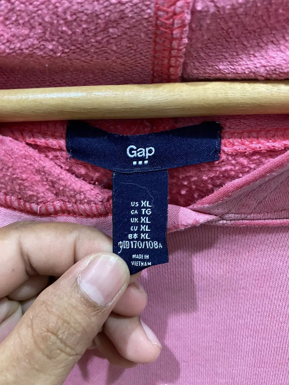 Gap Vintage Gap Spell Out Faded Pullover Hoodies Size US L / EU 52-54 / 3 - 6 Thumbnail