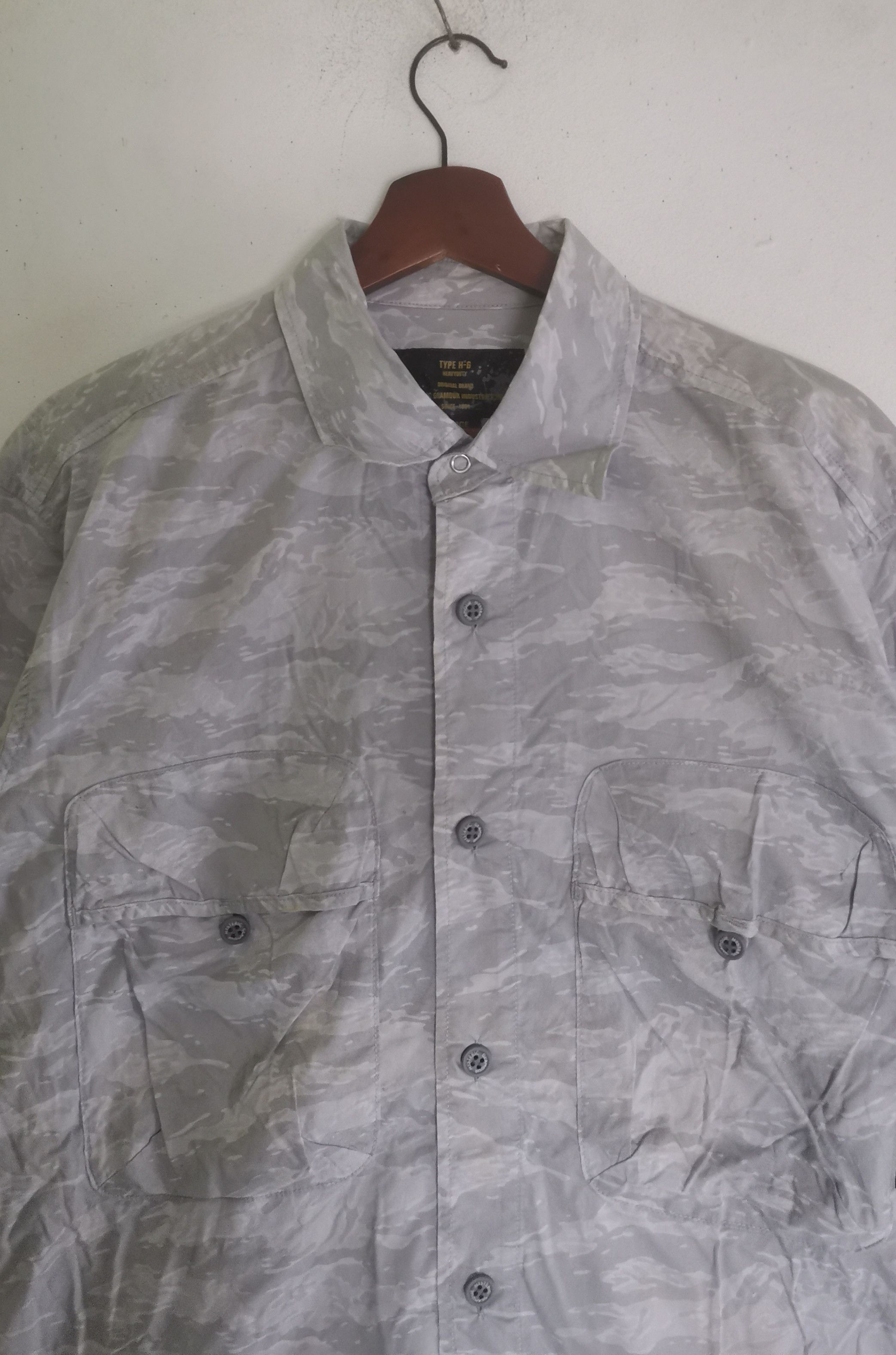 Hysteric Glamour Rare Hysteric Glamour camouflage shirt buttons ups Size US L / EU 52-54 / 3 - 2 Thumbnail