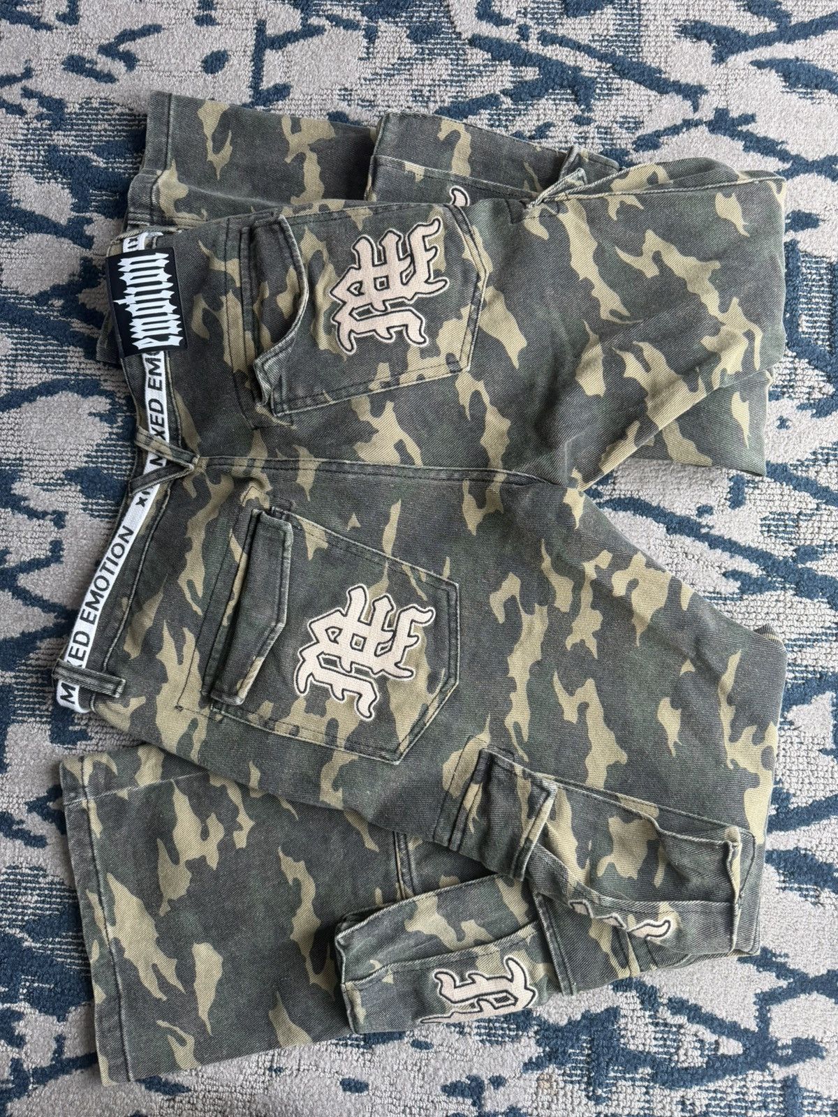 Other Mixed Emotion cargos Size US 34 / EU 50 - 5 Thumbnail