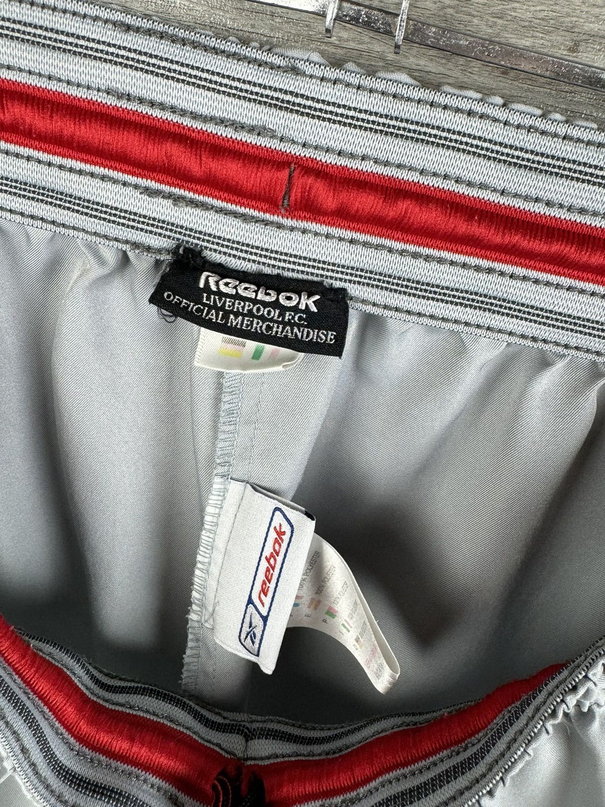 Reebok REEBOK LIVERPOOL SHORTS 🩳 VINTAGE Size US 34 / EU 50 - 5 Thumbnail