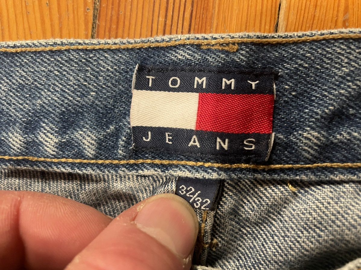 Tommy Hilfiger × Vintage Vintage Tommy Hilfiger spellout jeans 32x32 Size US 32 / EU 48 - 3 Thumbnail