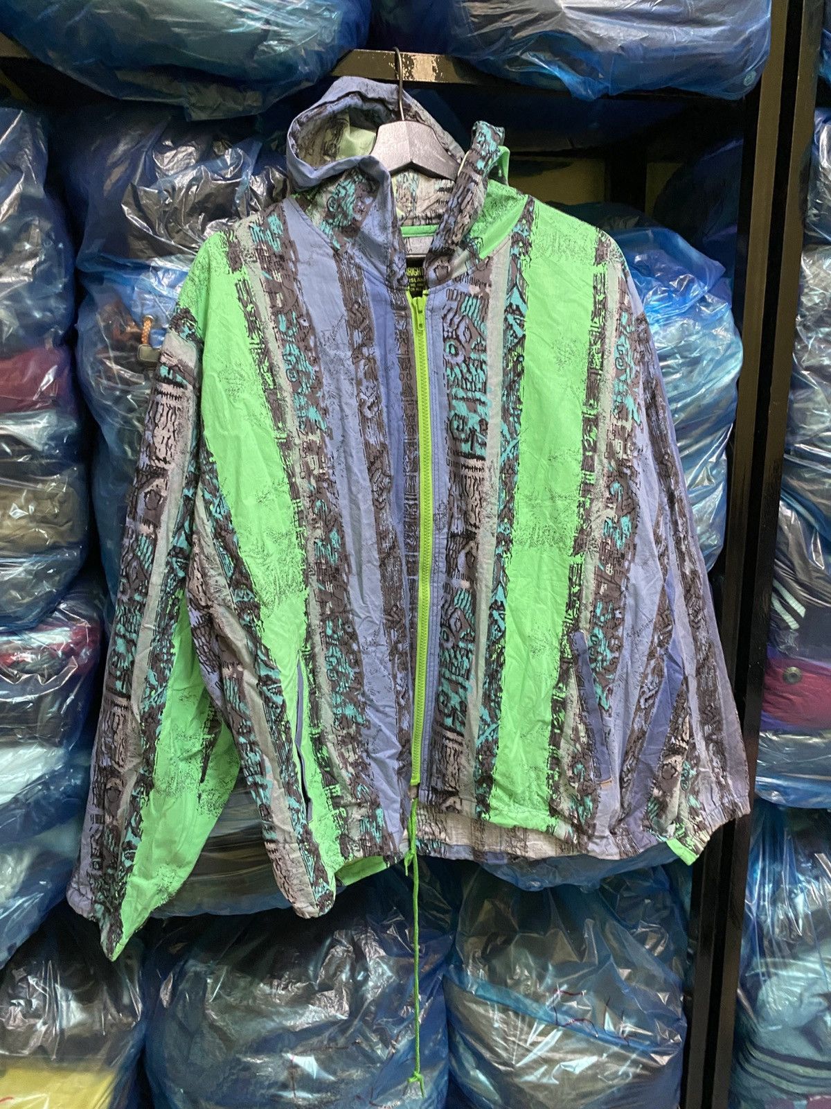 Vintage Vintage Bright Lights Island Style Neon Windbreaker Jacket Size US L / EU 52-54 / 3 - 5 Thumbnail