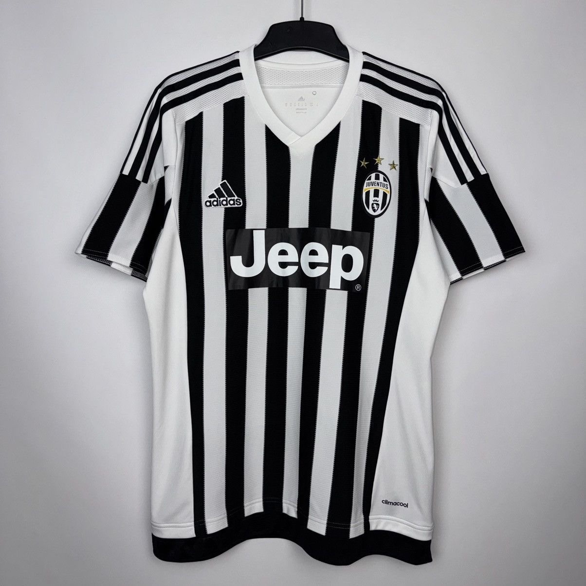 Adidas JUVENTUS 2015 2016 HOME FOOTBALL SHIRT SOCCER JERSEY ADIDAS Size US M / EU 48-50 / 2 - 1 Thumbnail