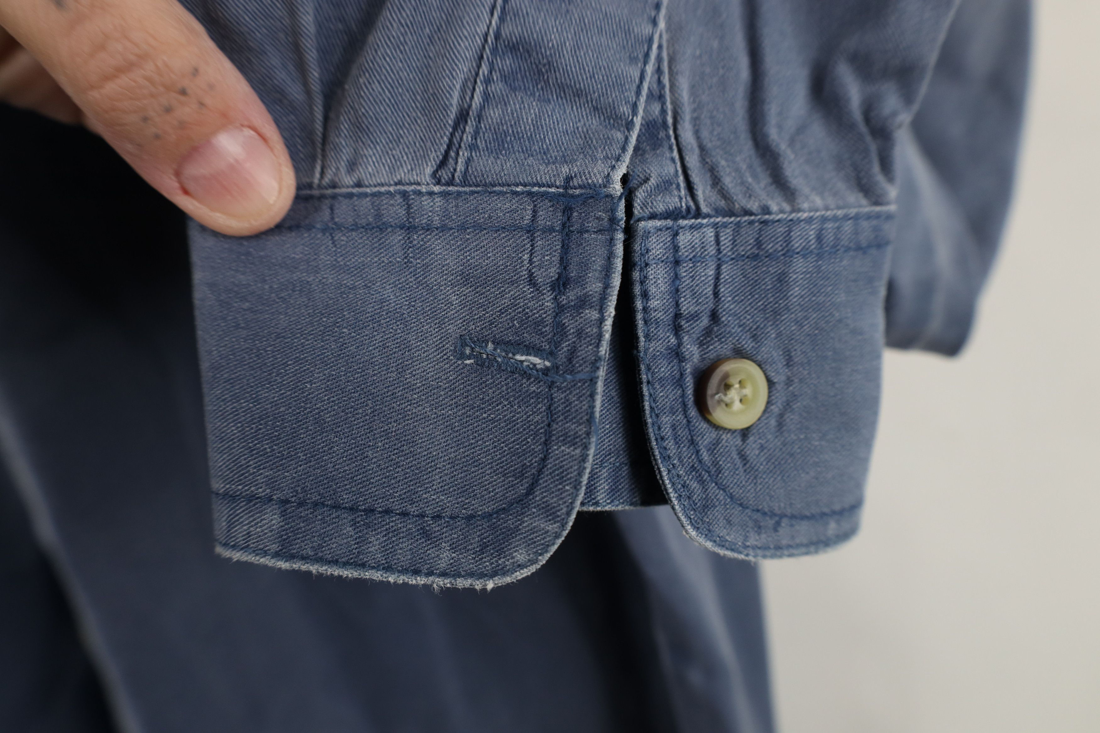 Vintage Vintage 90s Streetwear Stonewash Collared Button Down Shirt Size US L / EU 52-54 / 3 - 9 Thumbnail