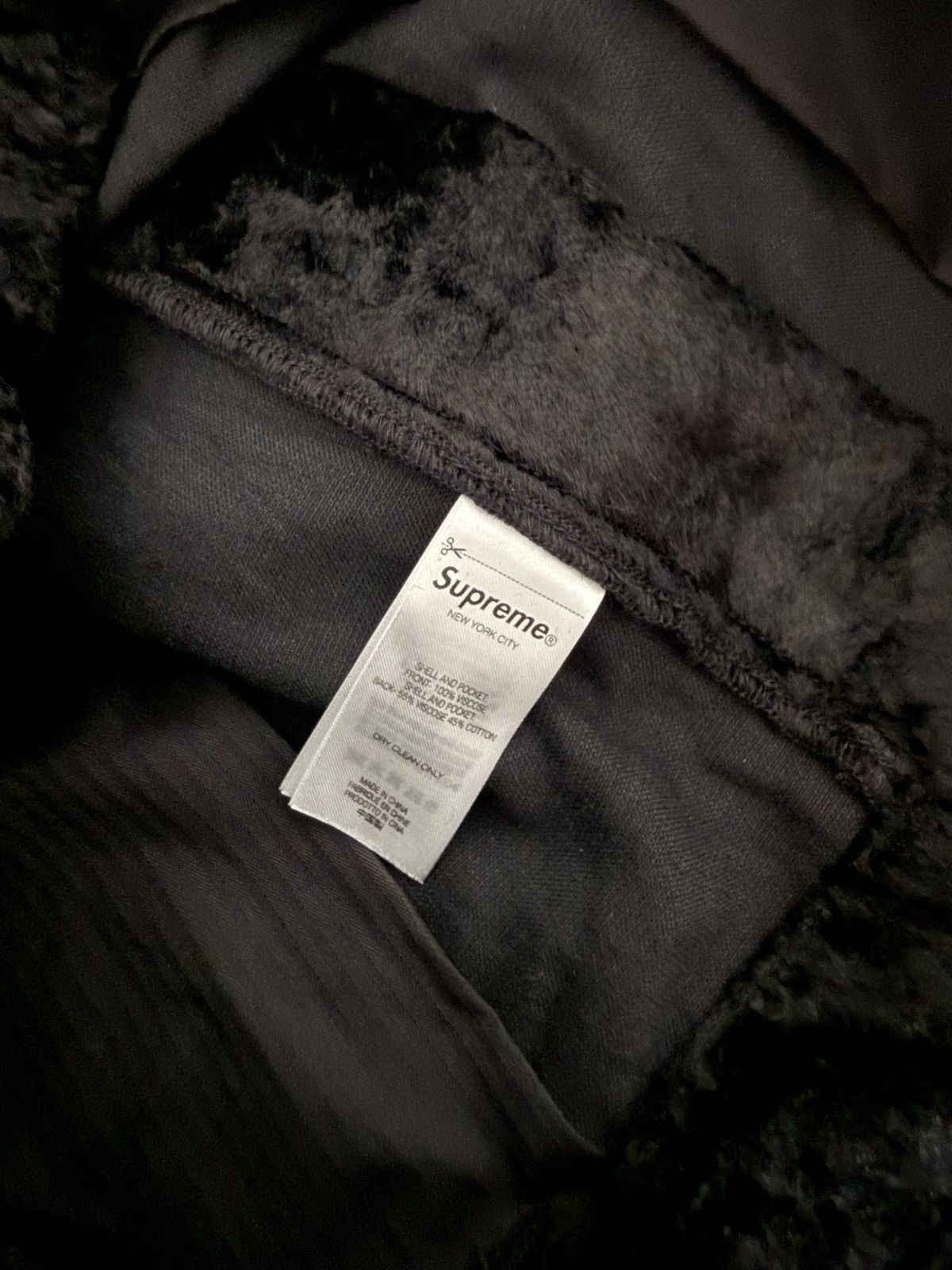 Supreme Supreme GOODENOUGH Crushed Rayon Cargo Short Black Size 32 Size US 32 / EU 48 - 7 Thumbnail