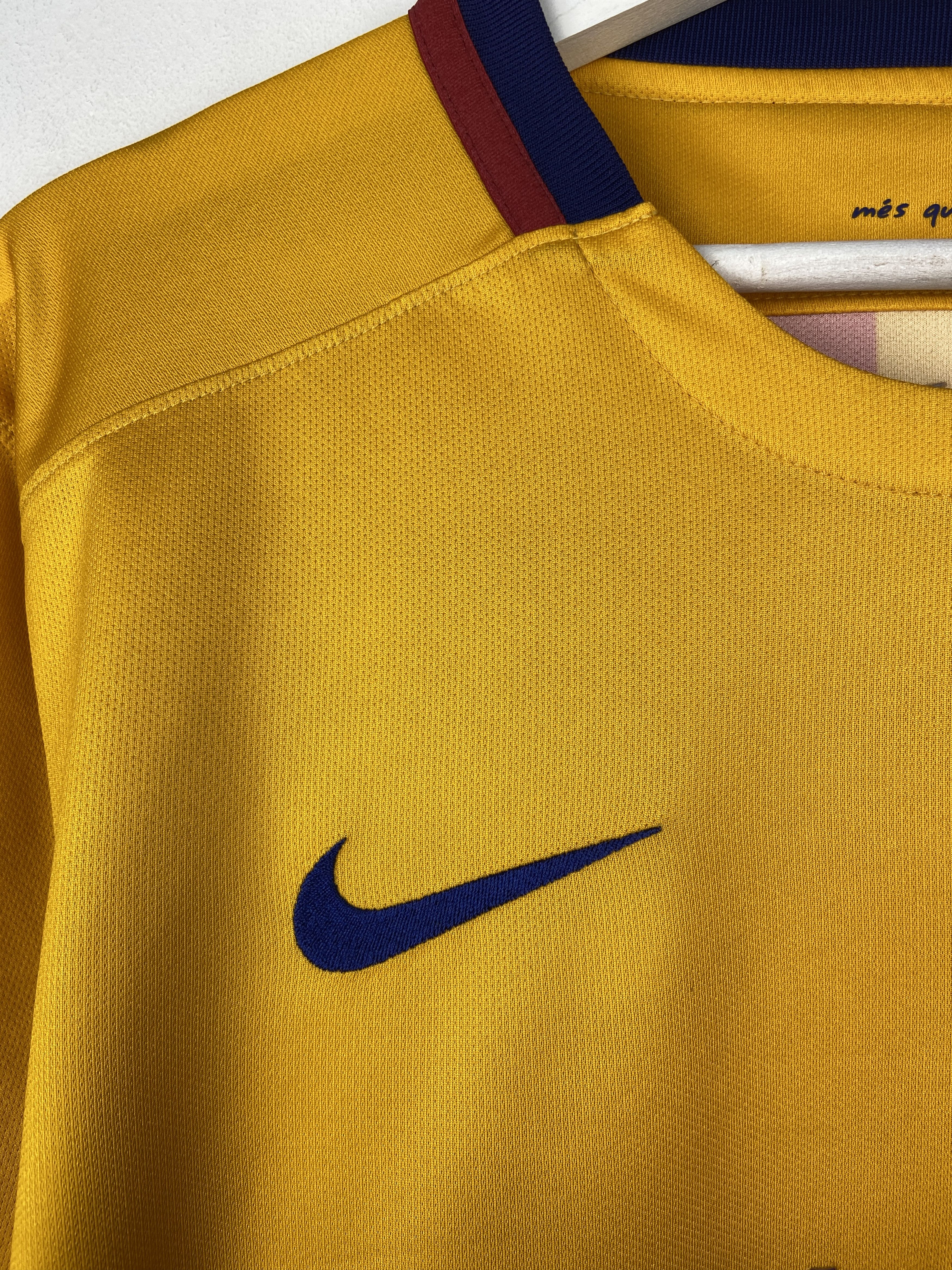 Nike Barcelona 2015 Away Soccer Jersey Football Shirt Size US L / EU 52-54 / 3 - 7 Thumbnail