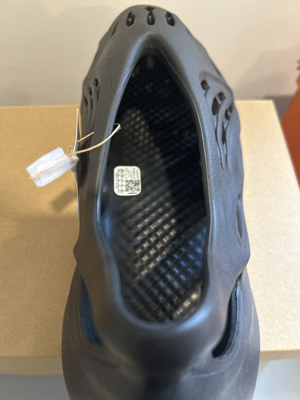 Adidas × Kanye West Yzy Foam Runner Sz 12 Onyx Deadstock read desc. Size US 12 / EU 45 - 7 Thumbnail