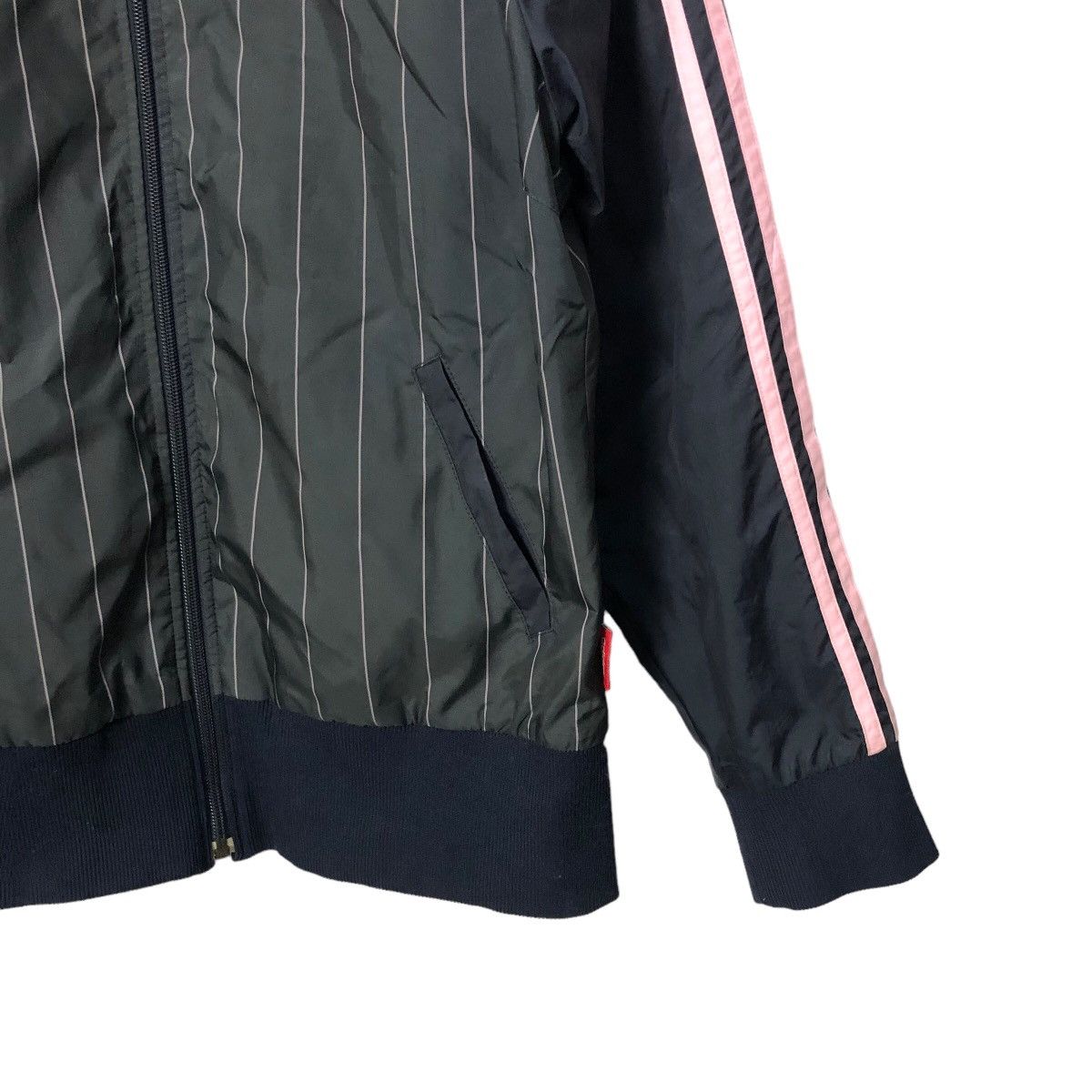 Vintage Vintage Adidas Climaproof Embroidery Logo Zipper Ups Jacket Size US M / EU 48-50 / 2 - 2 Thumbnail