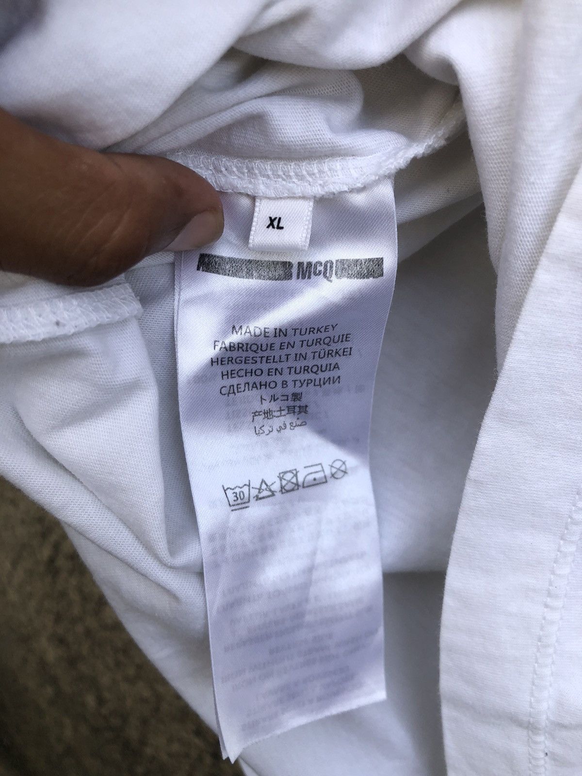 Alexander McQueen Alexander McQueen "Acid House" Tshirt Size US L / EU 52-54 / 3 - 4 Thumbnail