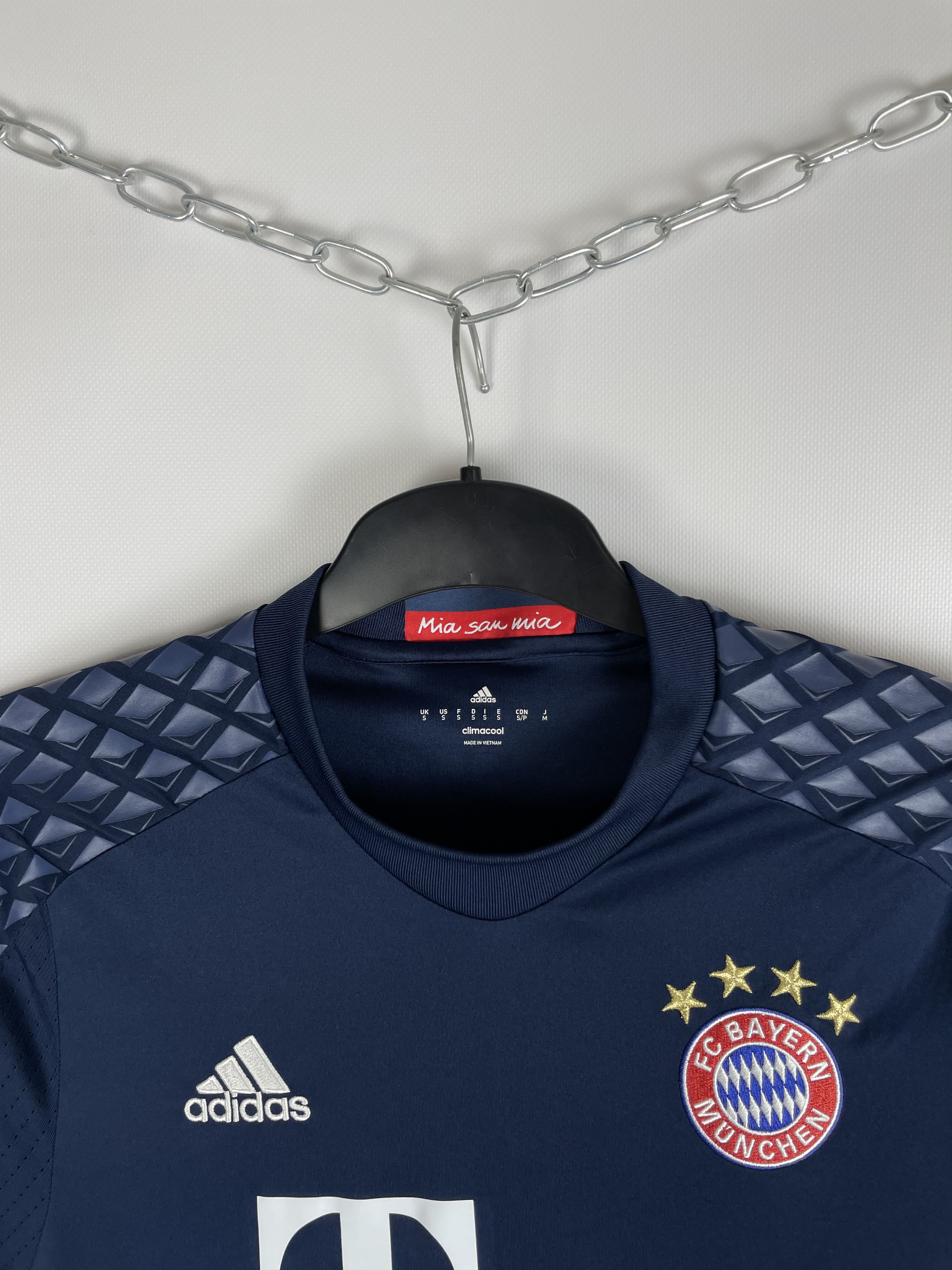 Adidas BAYERN MÜNICH 2016 GOALKEEPER SOCCER JERSEY ADIDAS Size US S / EU 44-46 / 1 - 4 Thumbnail