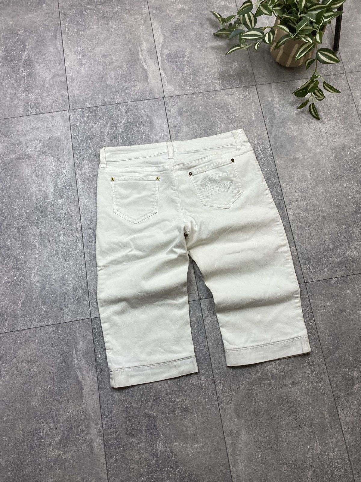 ショートパンツ BURBERRY Women Shorts  Burmudas 8106440 C2386 Beige Burberry Check Bermuda shorts in beige - Burberry | Mytheresa