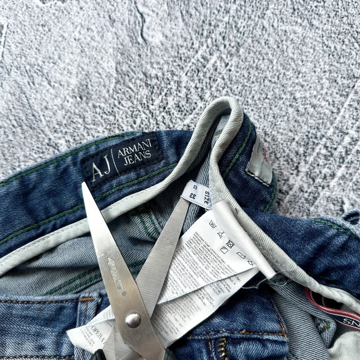 Armani × Giorgio Armani × Vintage Vintage Men’s Armani Jeans Blue Size: 32/33 Size US 32 / EU 48 - 11 Thumbnail