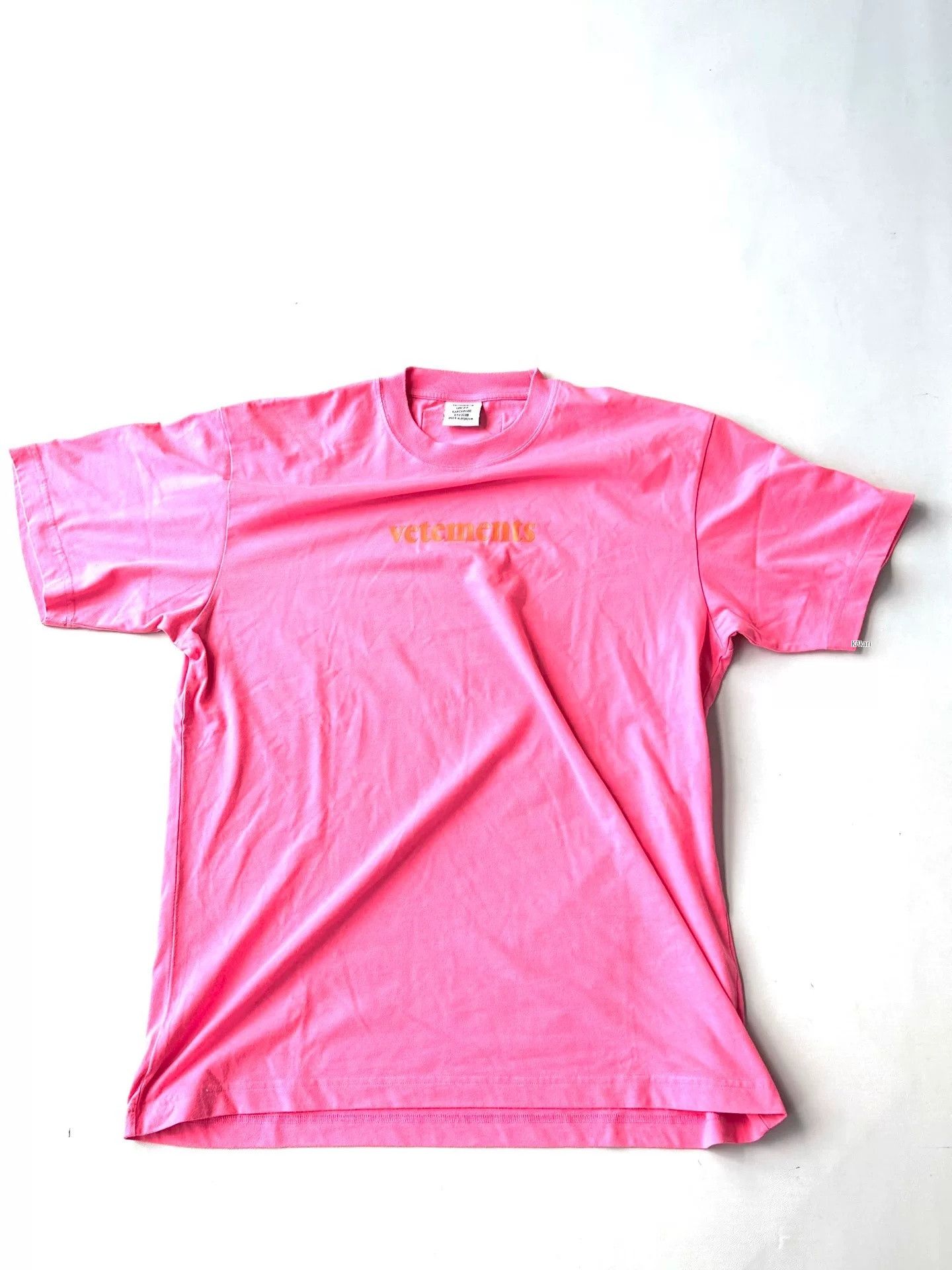 Vetements Vetements Slogan Short-Sleeve Tee Size US S / EU 44-46 / 1 - 1 Thumbnail