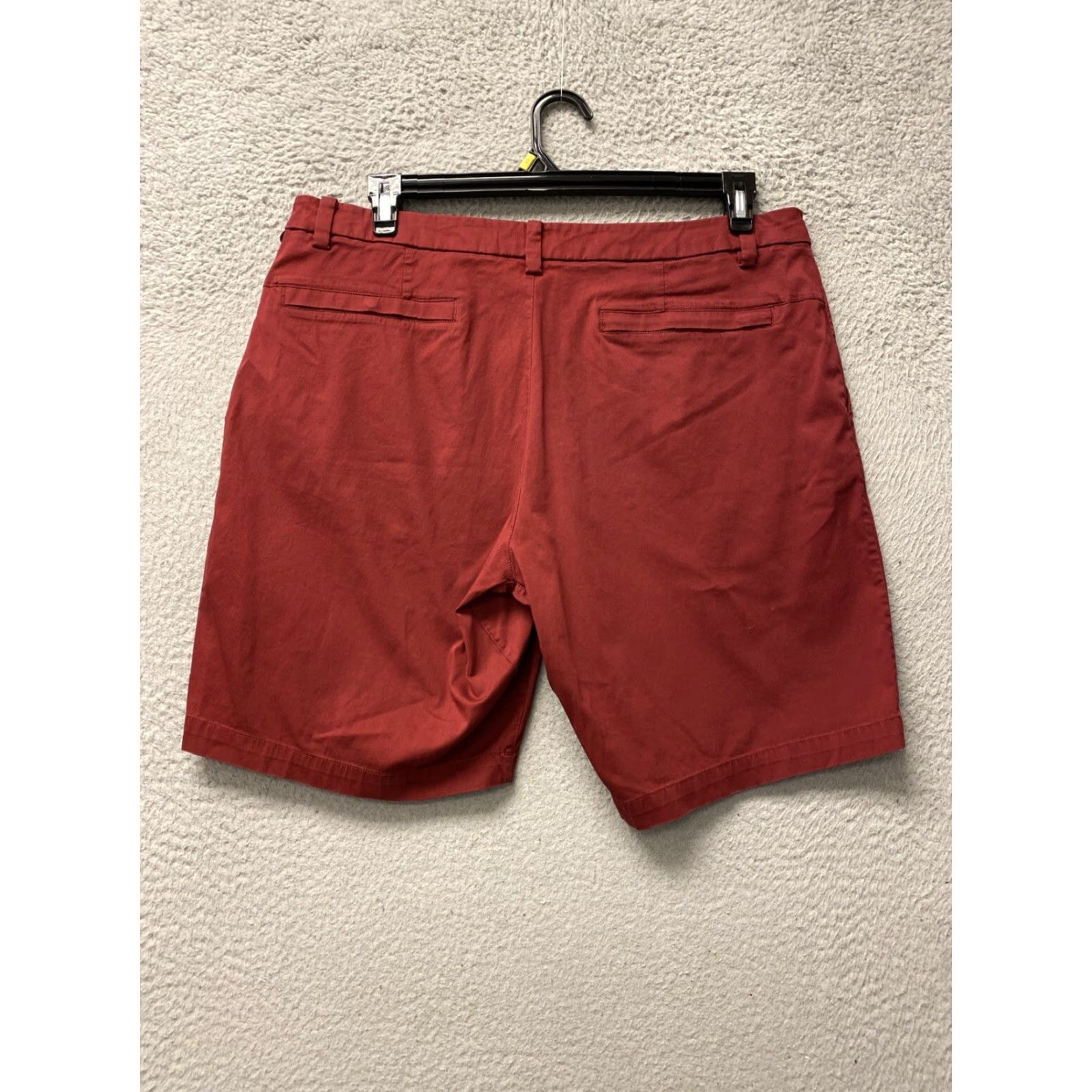 Lululemon VINTAGE Lululemon Men Shorts Chino Golf/ athleisure Size 36 Red Size US 36 / EU 52 - 7 Thumbnail