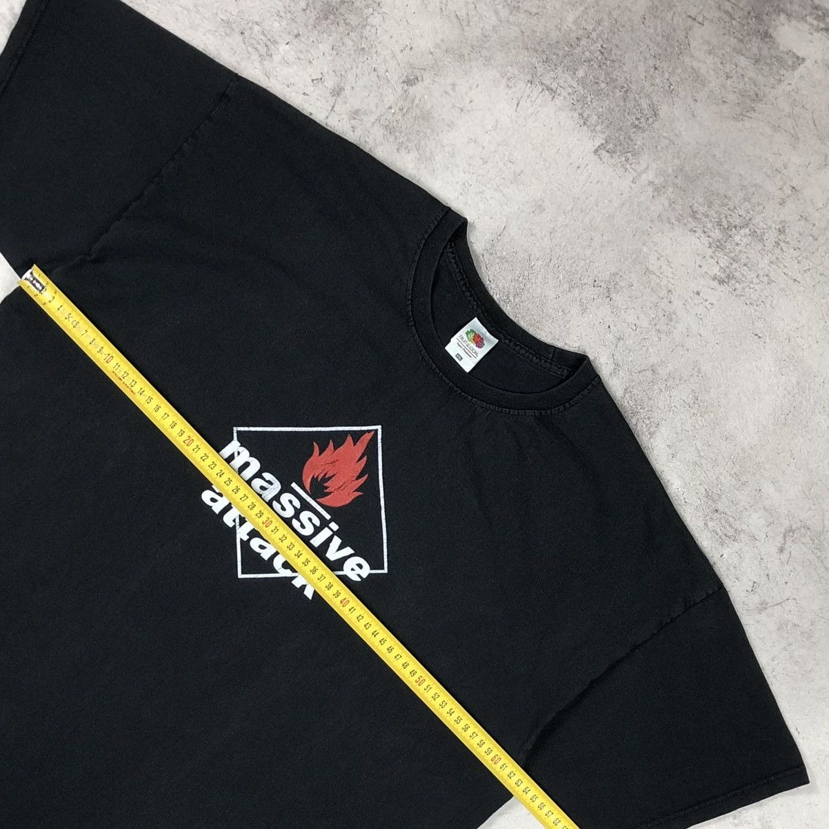 Vintage Vintage Massive Attack Blue Lines Tee Size US XXL / EU 58 / 5 - 16 Thumbnail