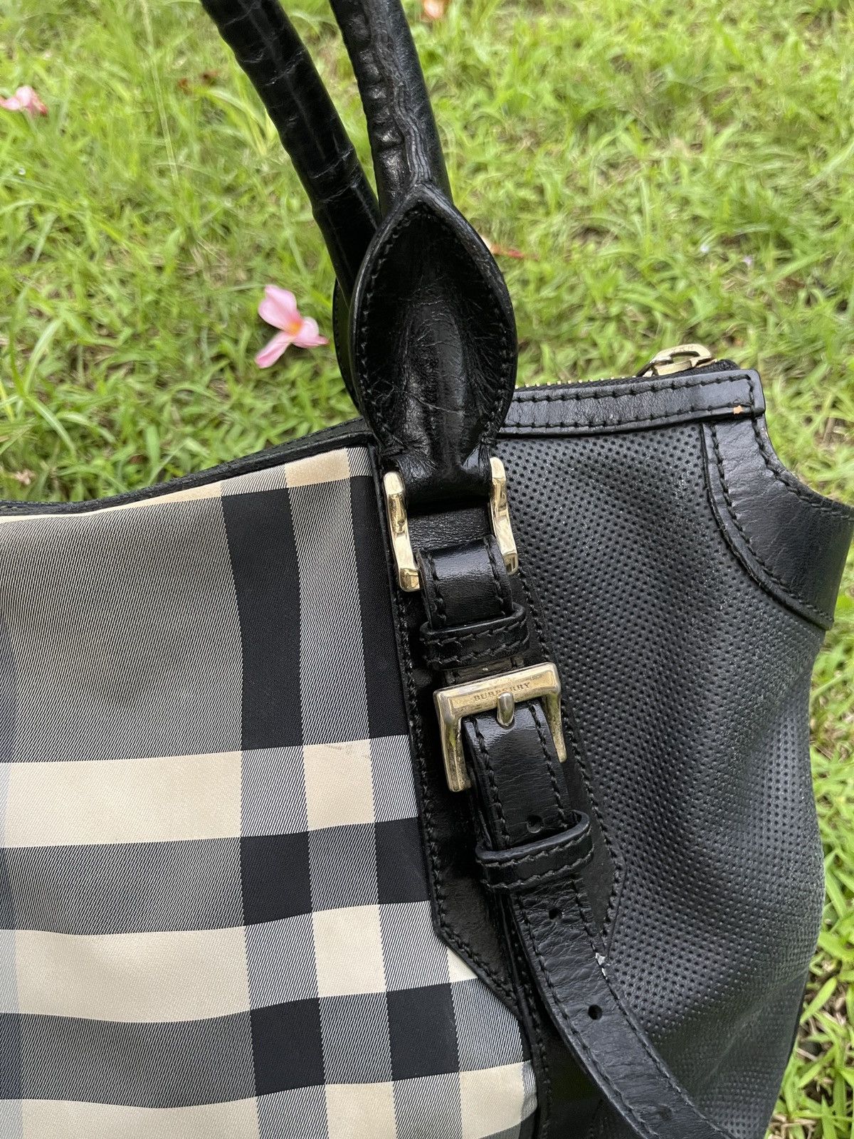 Burberry BURBERRY Beat Check Medium Ellers Bag Size ONE SIZE - 5 Thumbnail