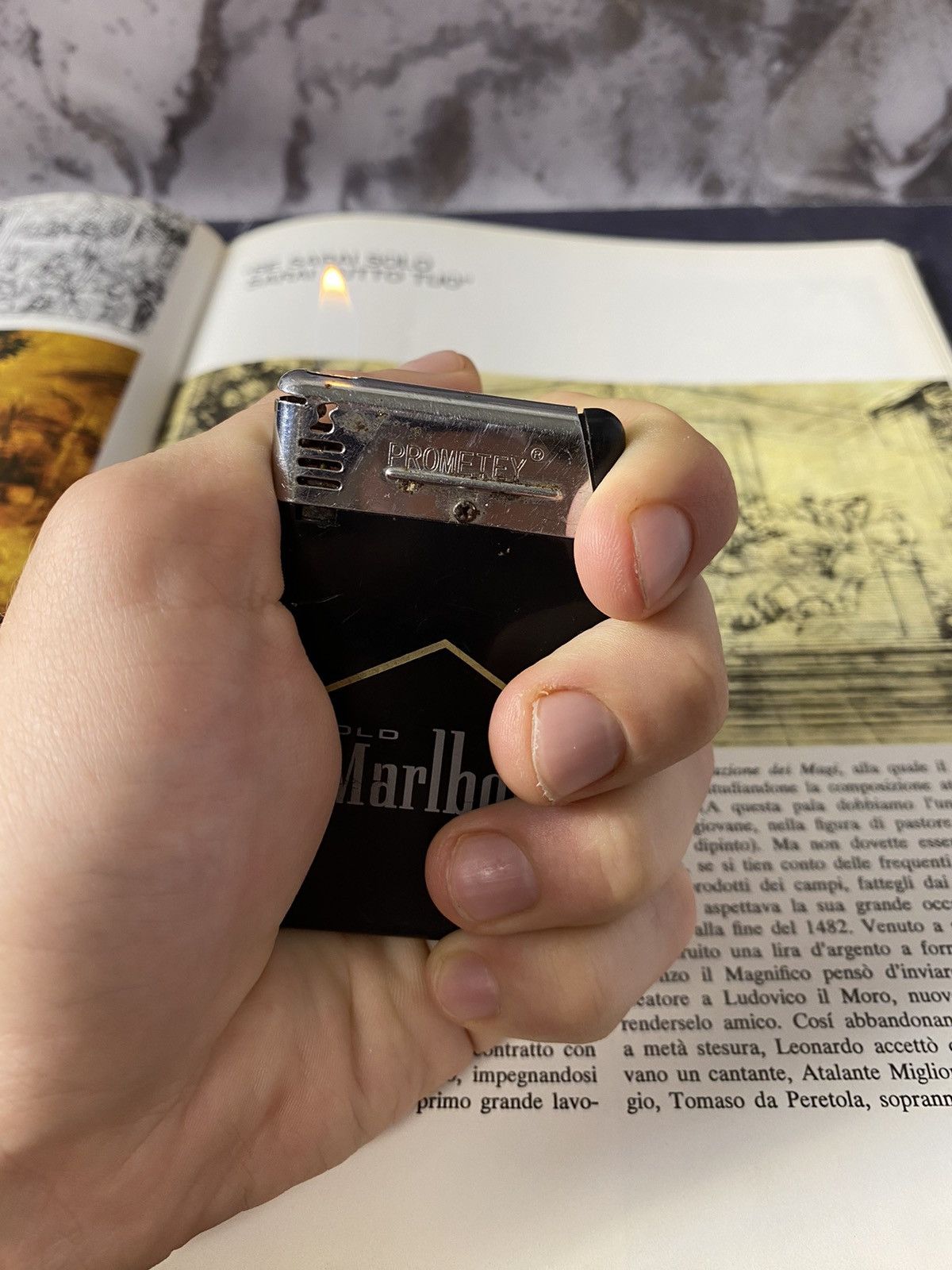 Marlboro Vintage Marlboro Lighter: Black Style & Reliability Size ONE SIZE - 6 Thumbnail