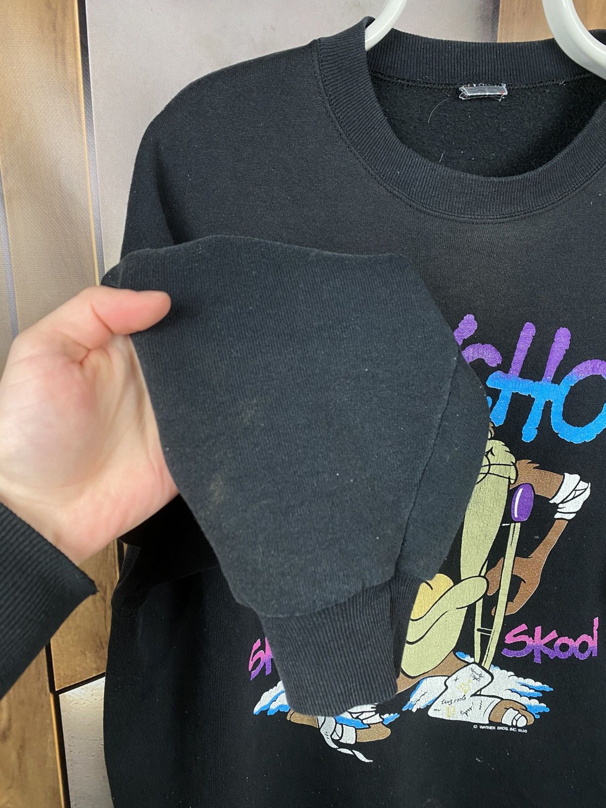 Warner Bros 🏜️Vintage 1990 Sweatshirt Looney Tunes Psycho Ski Skool Taz🏜️ Size US L / EU 52-54 / 3 - 5 Thumbnail