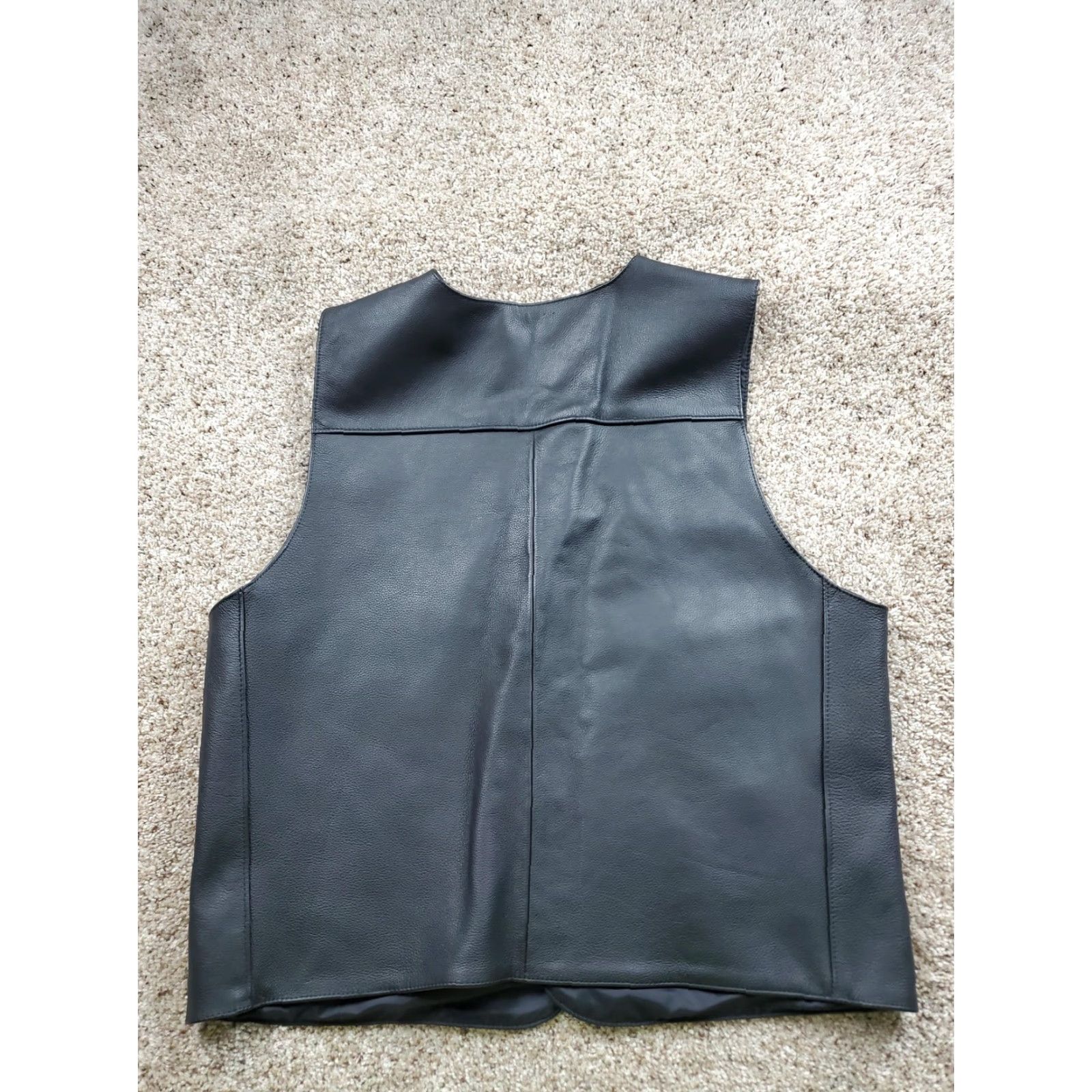 Harley Davidson VINTAGE Harley-Davidson Vest Leather Mens XL Black HOG Club USA Made Pockets Lined Studded Logo 98240-97VM Size US XL / EU 56 / 4 - 7 Thumbnail