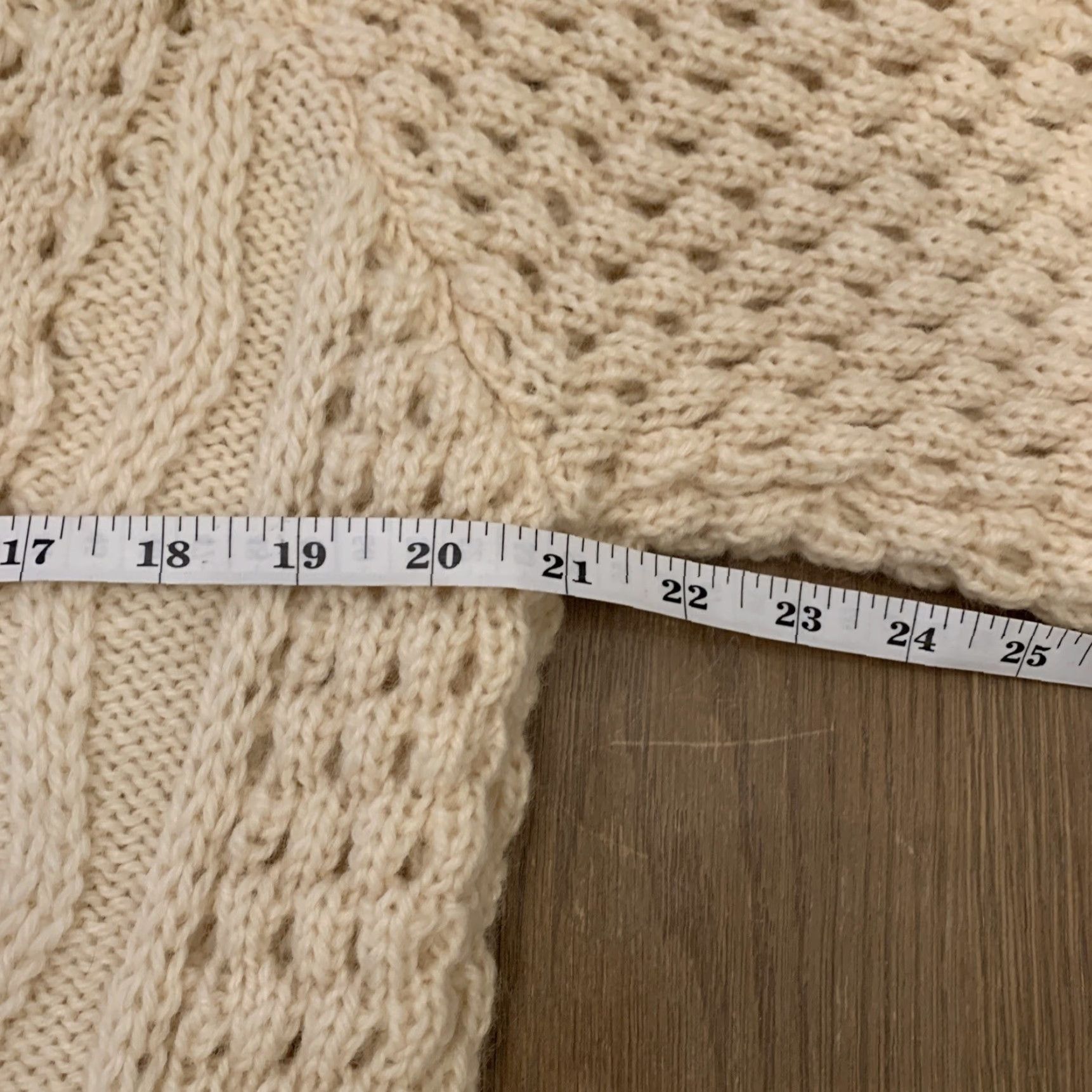 Vintage VINTAGE Cladyknit Donegal Handcraft Sweater 40 M Womens Cream Irish Aran Knit Crew Neck Pullover Knit Wool Cable Knit Size S / US 4 / IT 40 - 7 Thumbnail