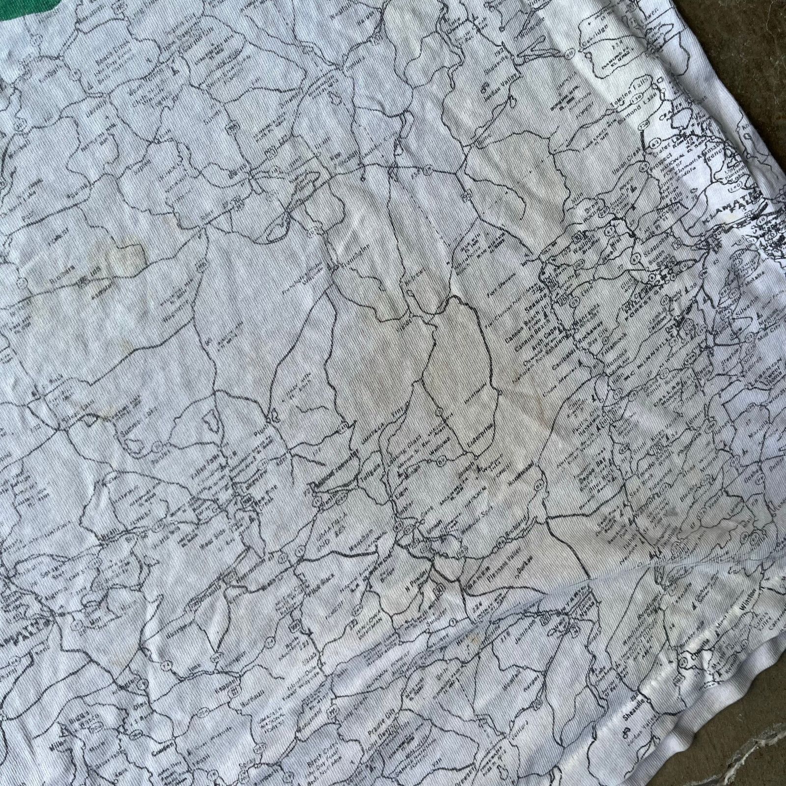 Vintage VINTAGE OREGON MAP AOP SHIRT XL 90S THRASHED Size US XL / EU 56 / 4 - 3 Thumbnail
