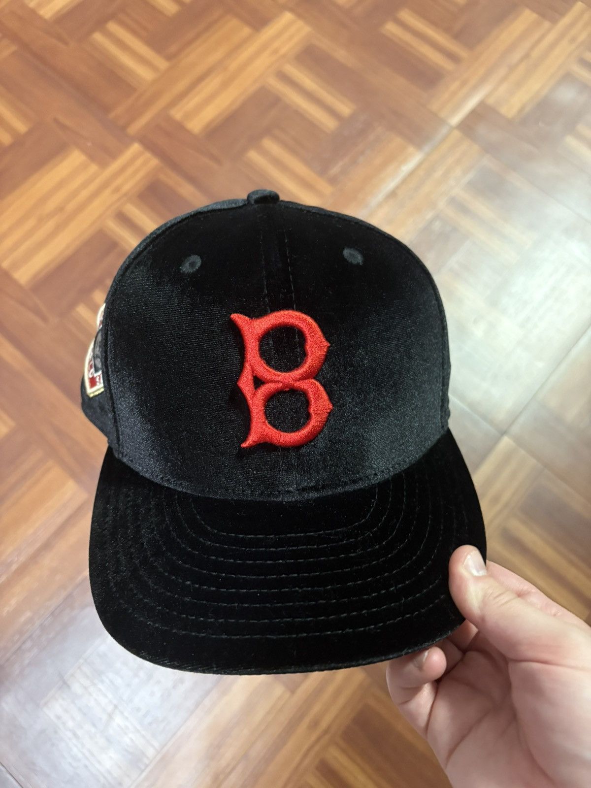 MyFitteds 7 1/8 - Myfitteds Brooklyn Robins Velour Velvet Fitted Size ONE SIZE - 1 Thumbnail