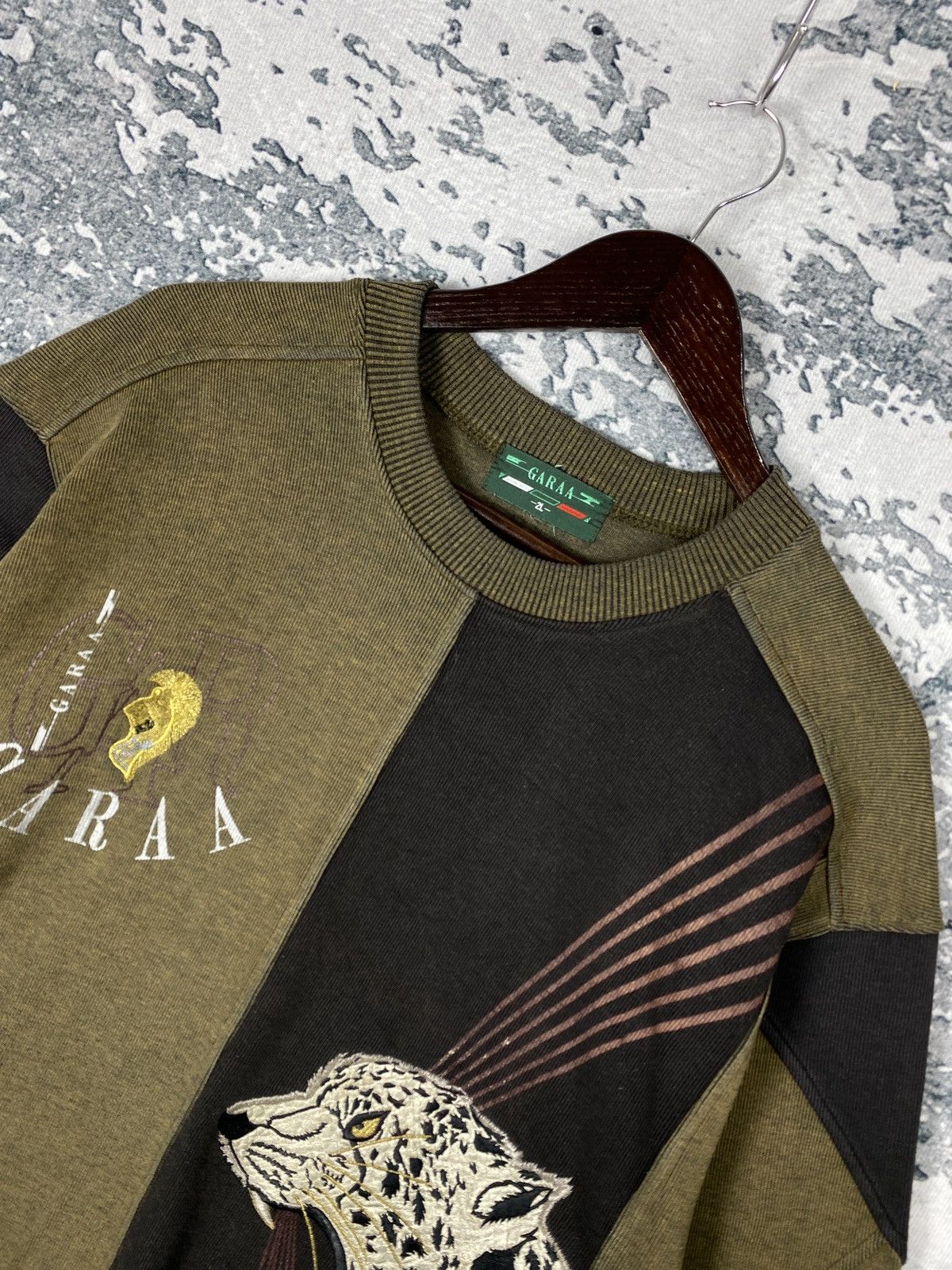 Japanese Brand Vintage Garaa Tiger Art Sweatshirts Size US XL / EU 56 / 4 - 2 Thumbnail