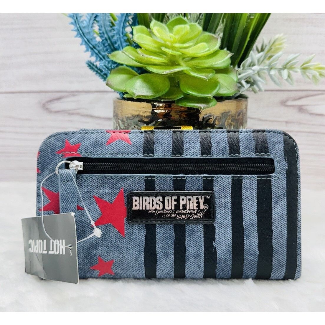DC DC Comics Birds Of Prey Harley Quinn Tech Wallet NWT Size ONE SIZE - 2 Thumbnail