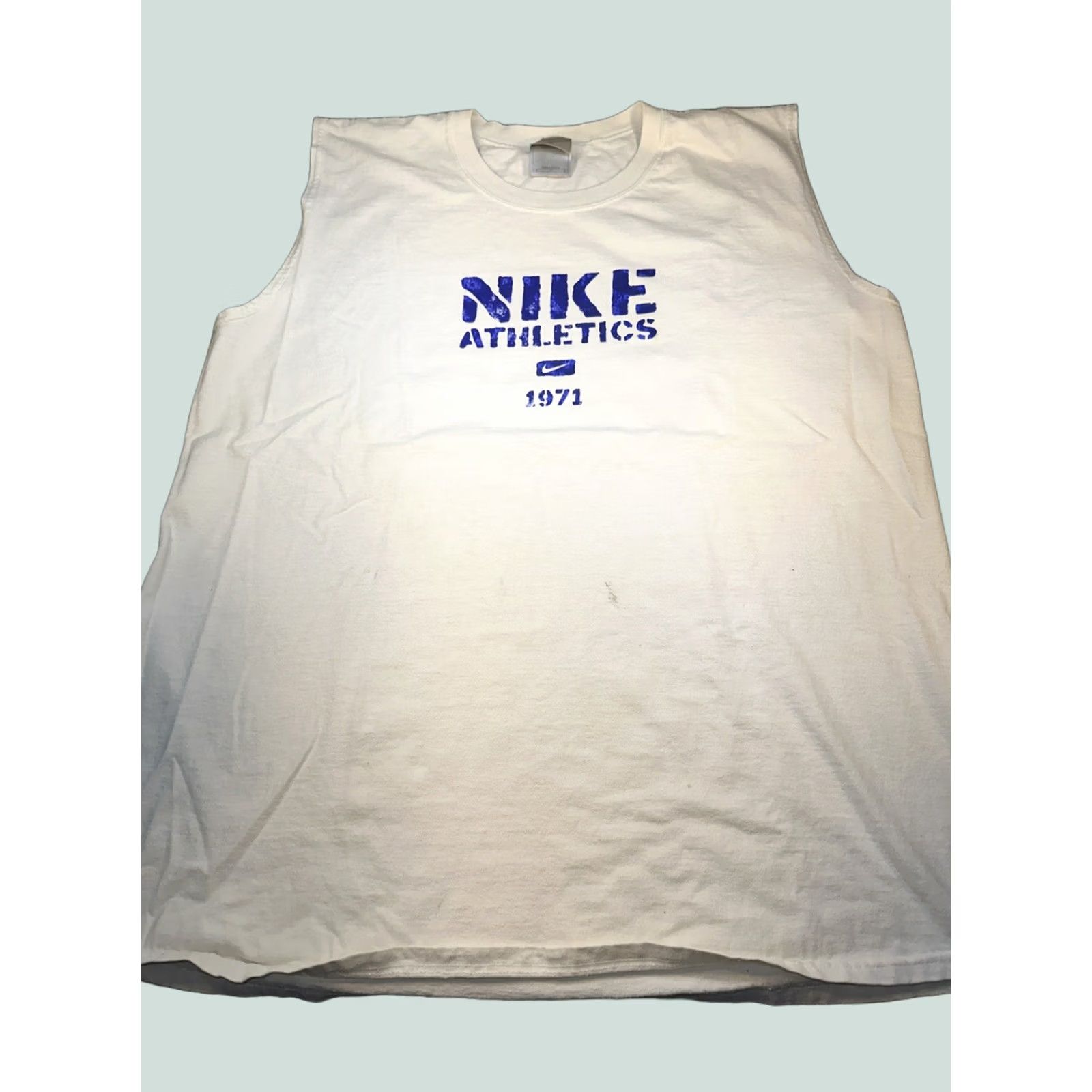 Nike VINTAGE Nike T-Shirt Mens XL White Muscle Tee Silver Tag Metal Theme Y2K Size US XL / EU 56 / 4 - 1 Thumbnail