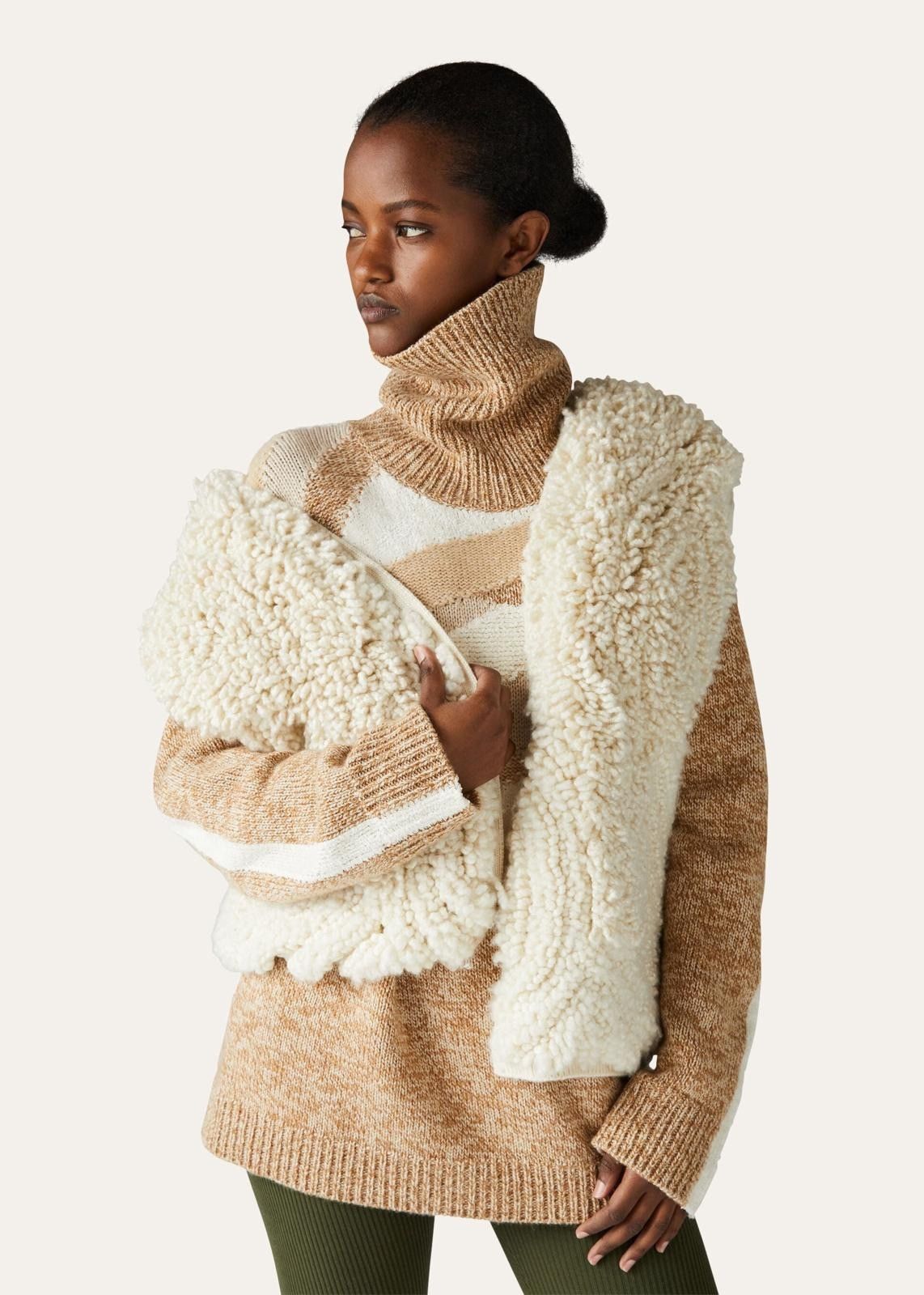 Loro Piana o1srvl11e0825 FAN1704 Turtleneck Sweater in Beige Size M / US 6-8 / IT 42-44 - 3 Thumbnail