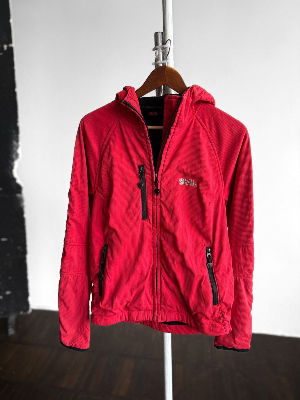Fjallraven Fjallraven Womens Hooded Jacket Red Outdoor Casual Vintage Size S / US 4 / IT 40 - 1 Thumbnail