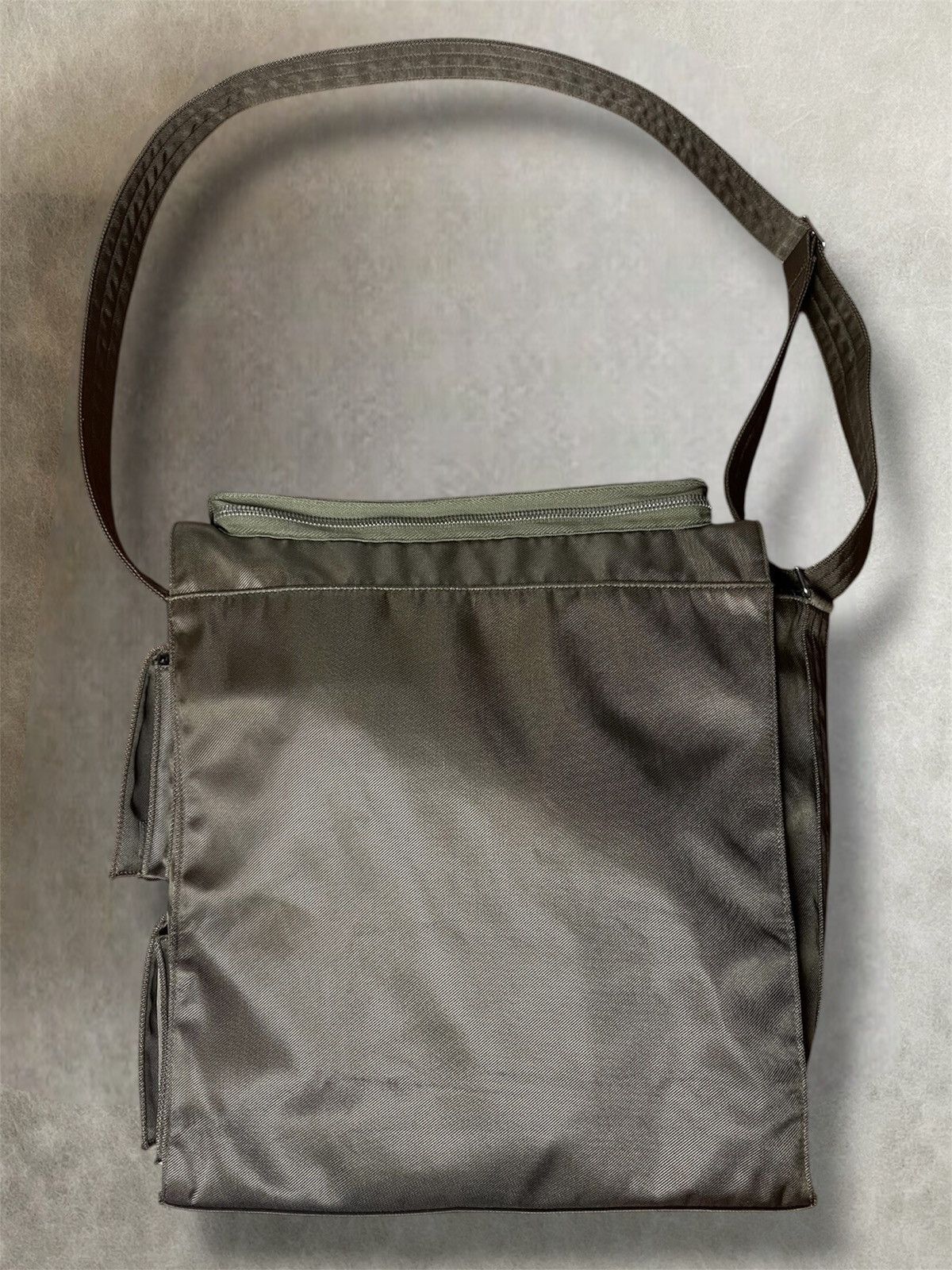 Helmut Lang 1999 Helmut Lang nylon cargo pockets crossbody messenger bag Size ONE SIZE - 8 Thumbnail