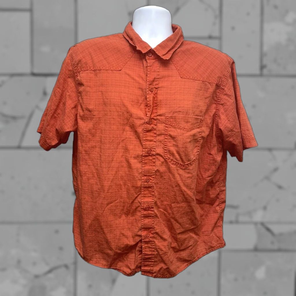 Mountain Hardwear VINTAGE Mountain Hardwear Button-Down Shirt Mens L Orange Short Sleeve Shirt Mens L Orange Mountain Hardwear Shirt (adjust if not vintage) Size US L / EU 52-54 / 3 - 1 Thumbnail