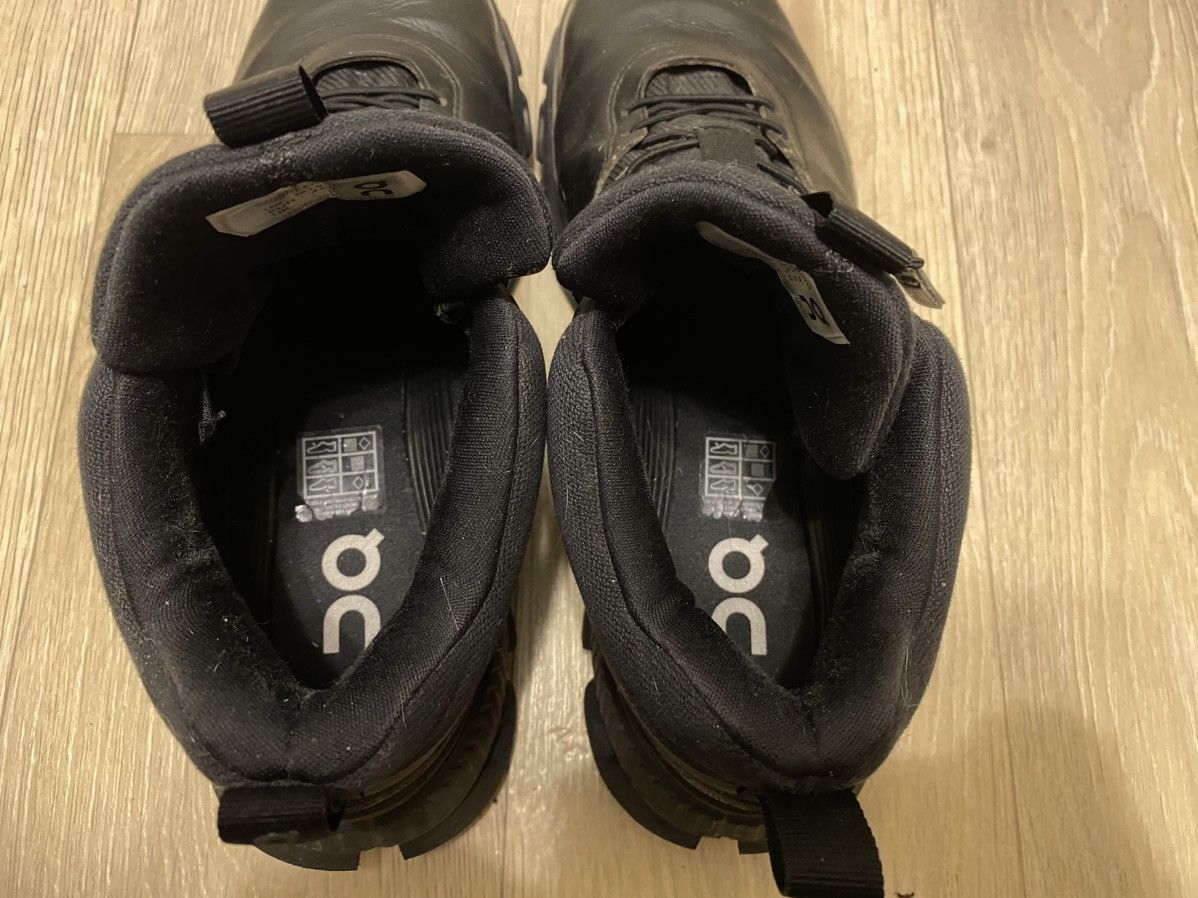 On ON-Running Cloud Hi Waterproof rare Size US 10.5 / EU 43-44 - 5 Thumbnail