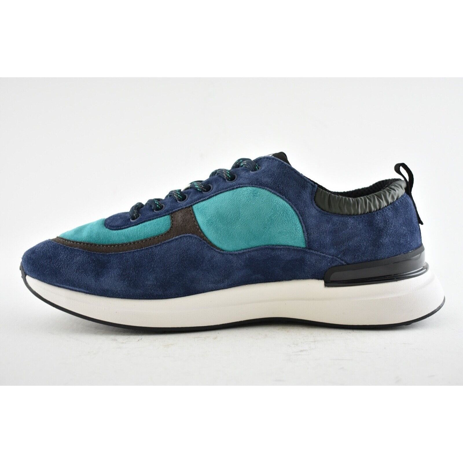 Chanel Chanel 21K Mens CC Logo Lace Low Top Trainer Sneaker 44 11 Size US 11 / EU 44 - 8 Thumbnail