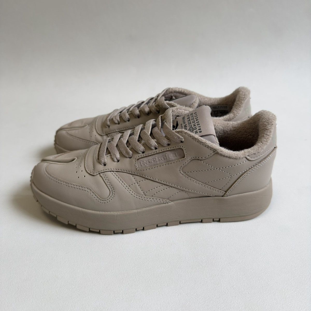 Maison Margiela × Reebok Beige Leather ‘Project 0 CL’ Tabi Sneakers Size US 9 / IT 39 - 9 Thumbnail