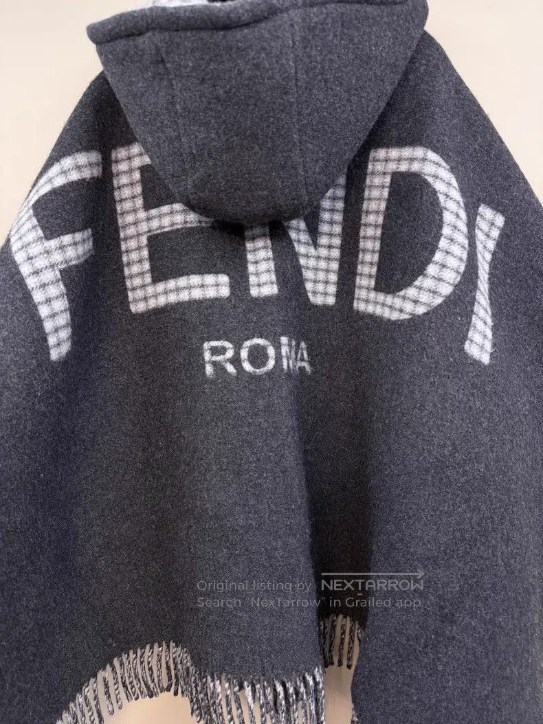 Fendi Fendi Wool Lettering Big Logo Hooded Cloak Size M / US 6-8 / IT 42-44 - 4 Thumbnail