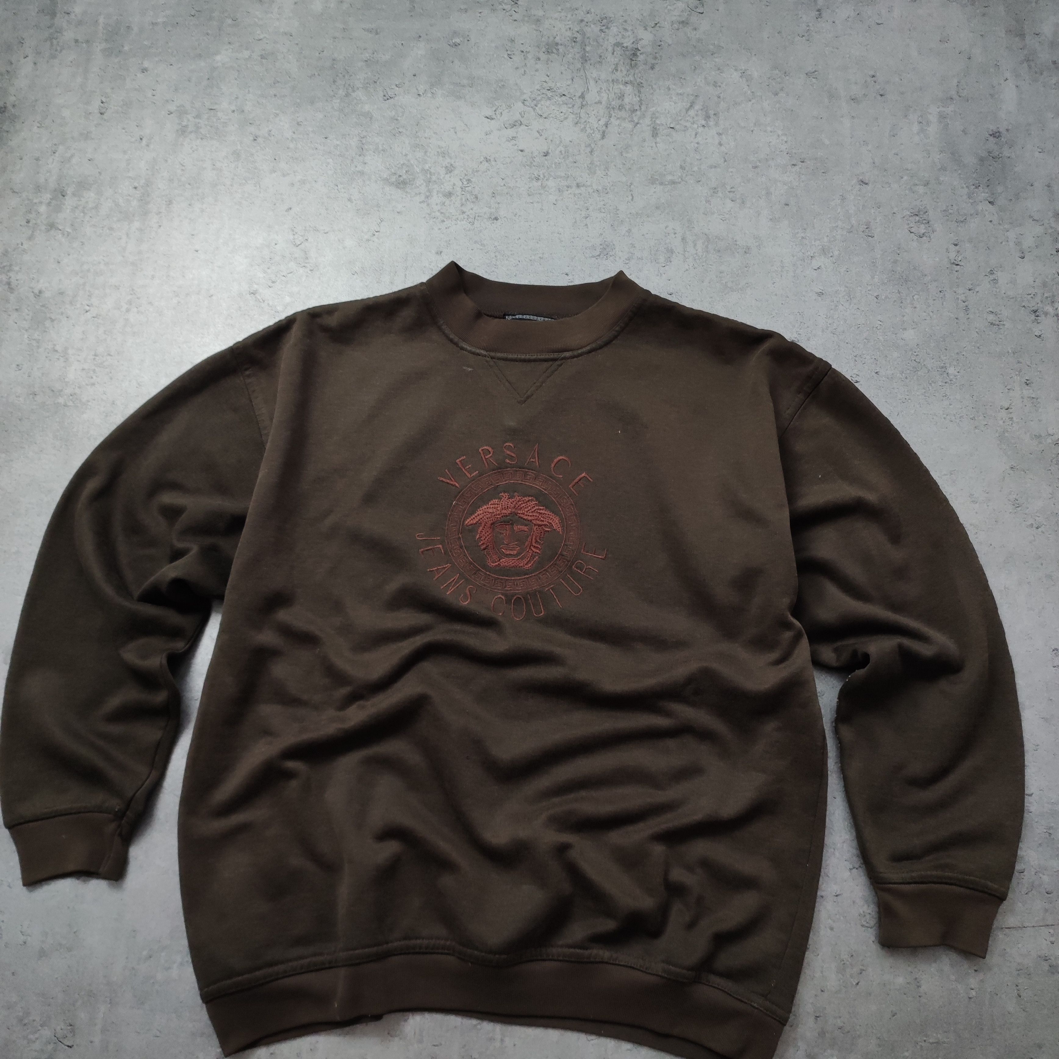Versace × Versace Jeans Couture × Vintage RARE 90s Spelout Versace Medusa Head Brown Sweatshirt Size US M / EU 48-50 / 2 - 2 Thumbnail