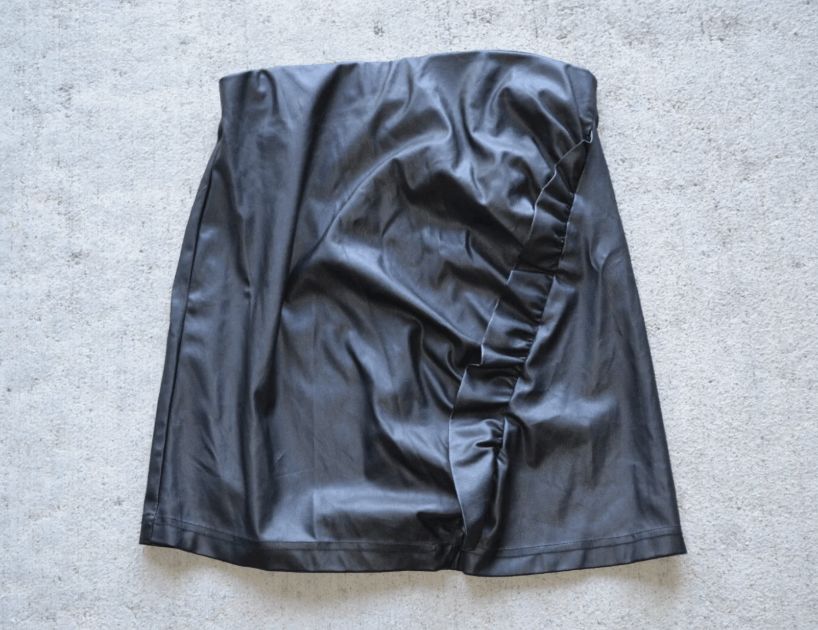 Vintage vintage y2k like an angel skirt size large pleather Size 32" / US 10 / IT 46 - 1 Thumbnail